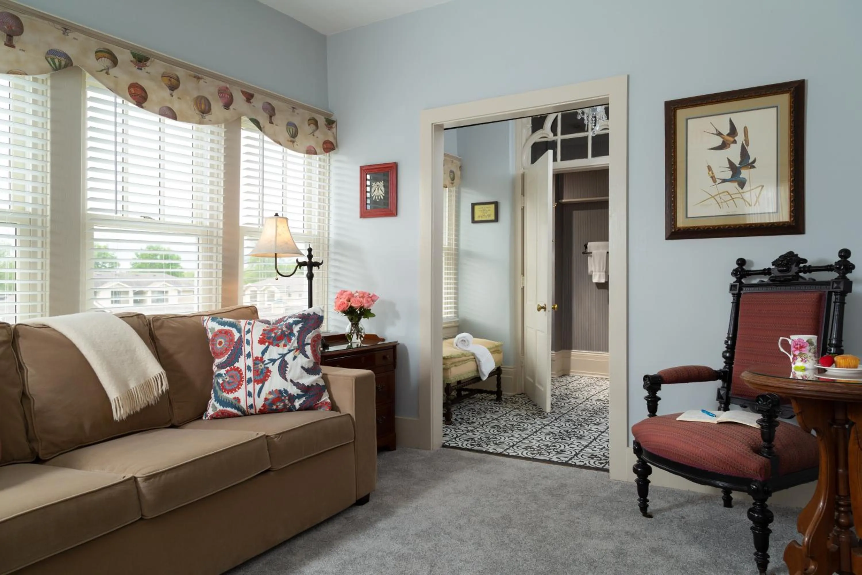 Living room in Inn at Woodhaven-In the Heart of the Bourbon Trail-Over 12 Distilleries Nearby