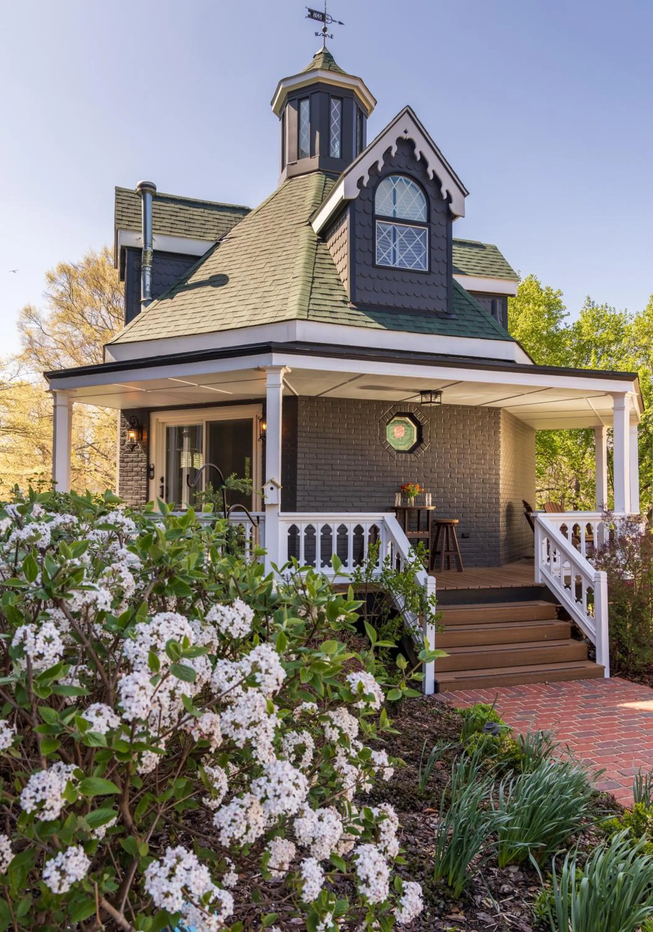 Property building in Inn at Woodhaven-In the Heart of the Bourbon Trail-Over 12 Distilleries Nearby