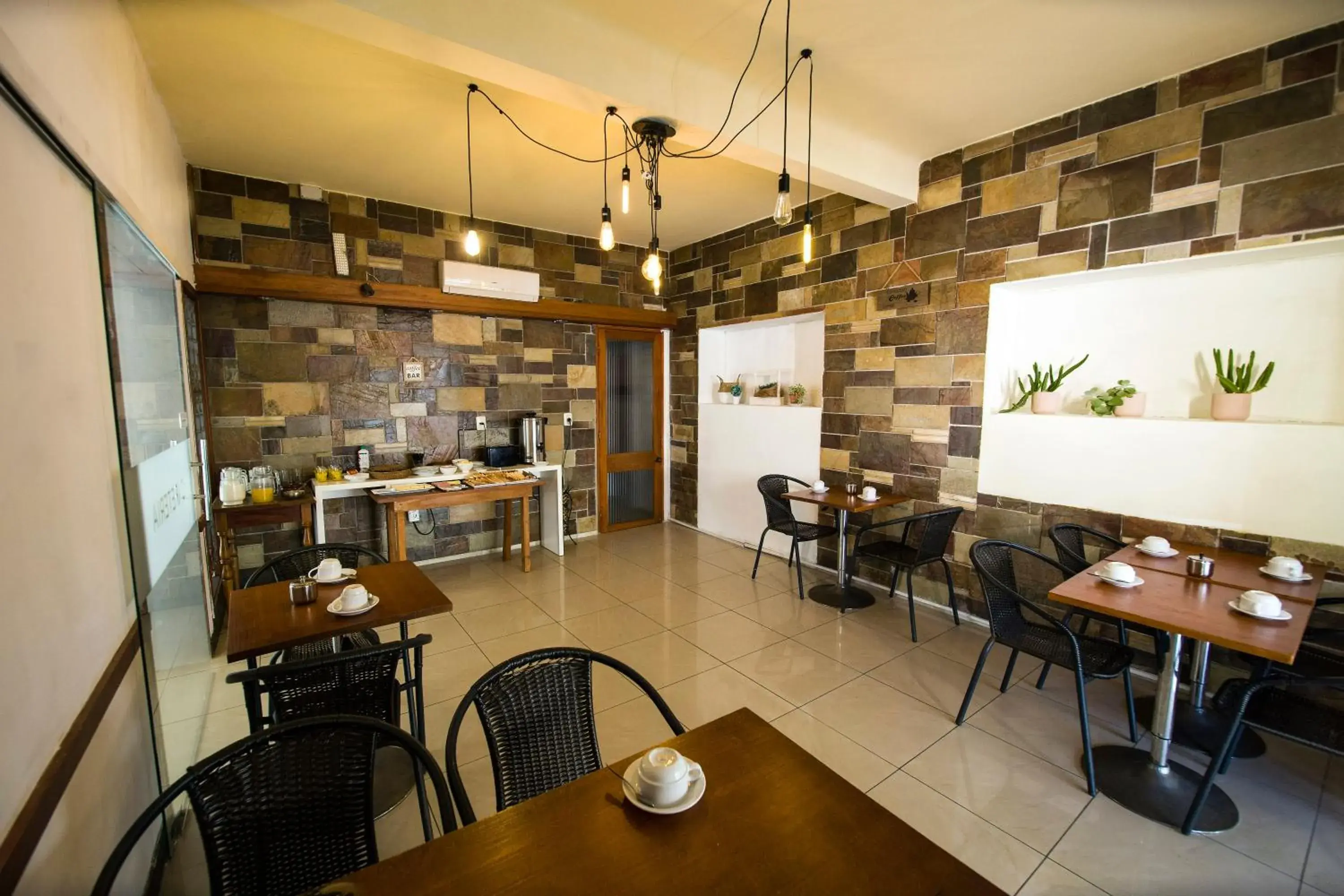 Restaurant/places to eat in Hotel Playa Brava Restaurant/places to eat in Hotel Playa Brava