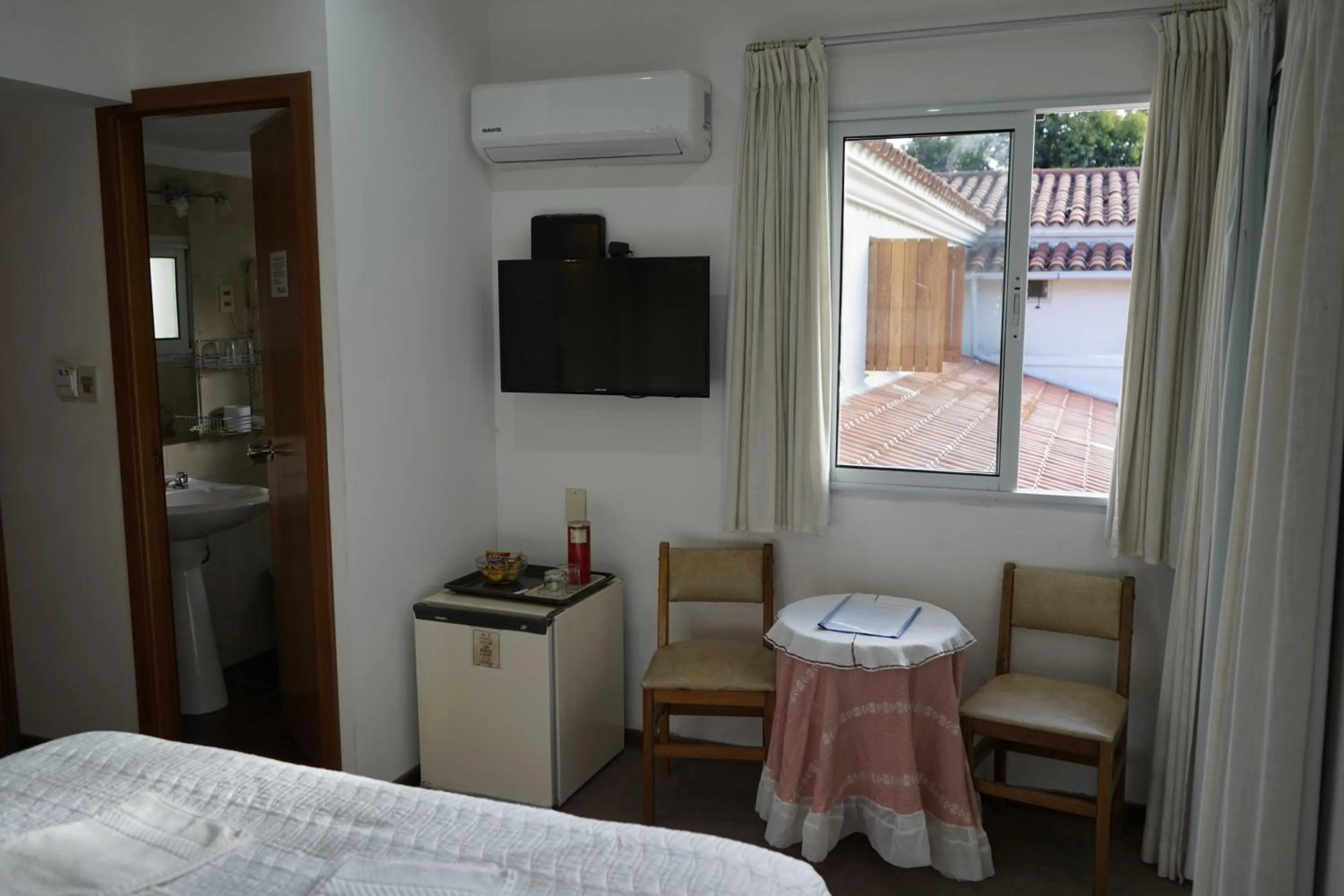 TV and multimedia, Bed in Hotel Argentina