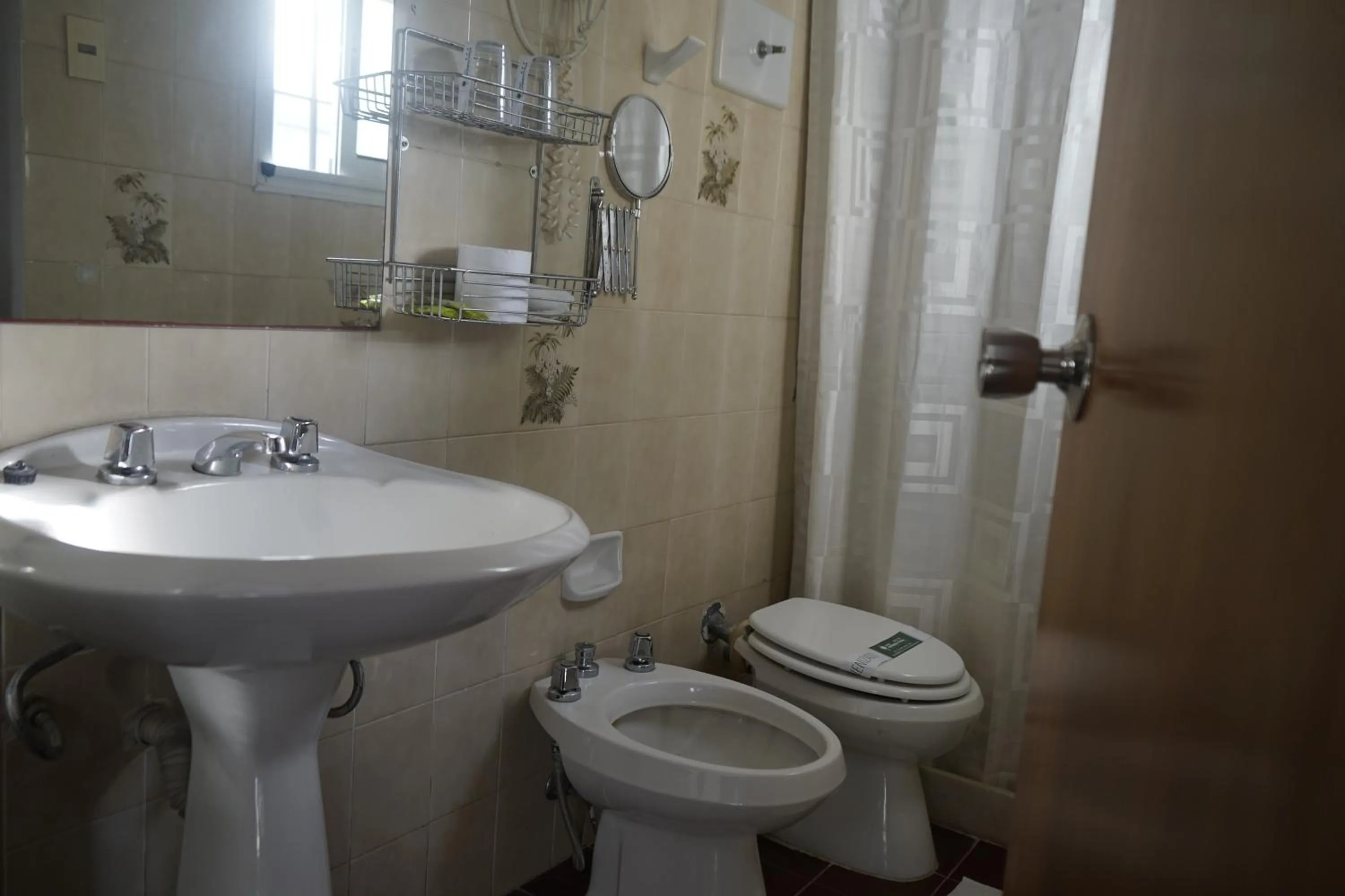 Bathroom in Hotel Argentina