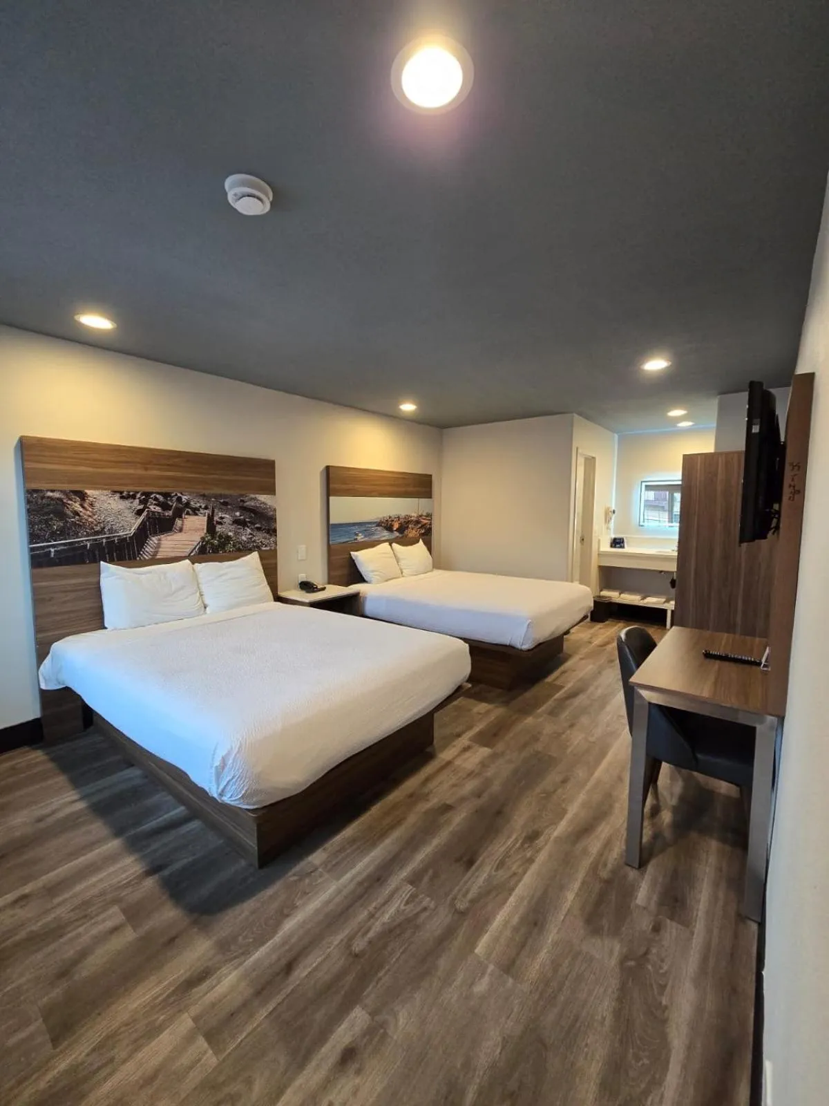 Bed in Hyland Inn near Legoland