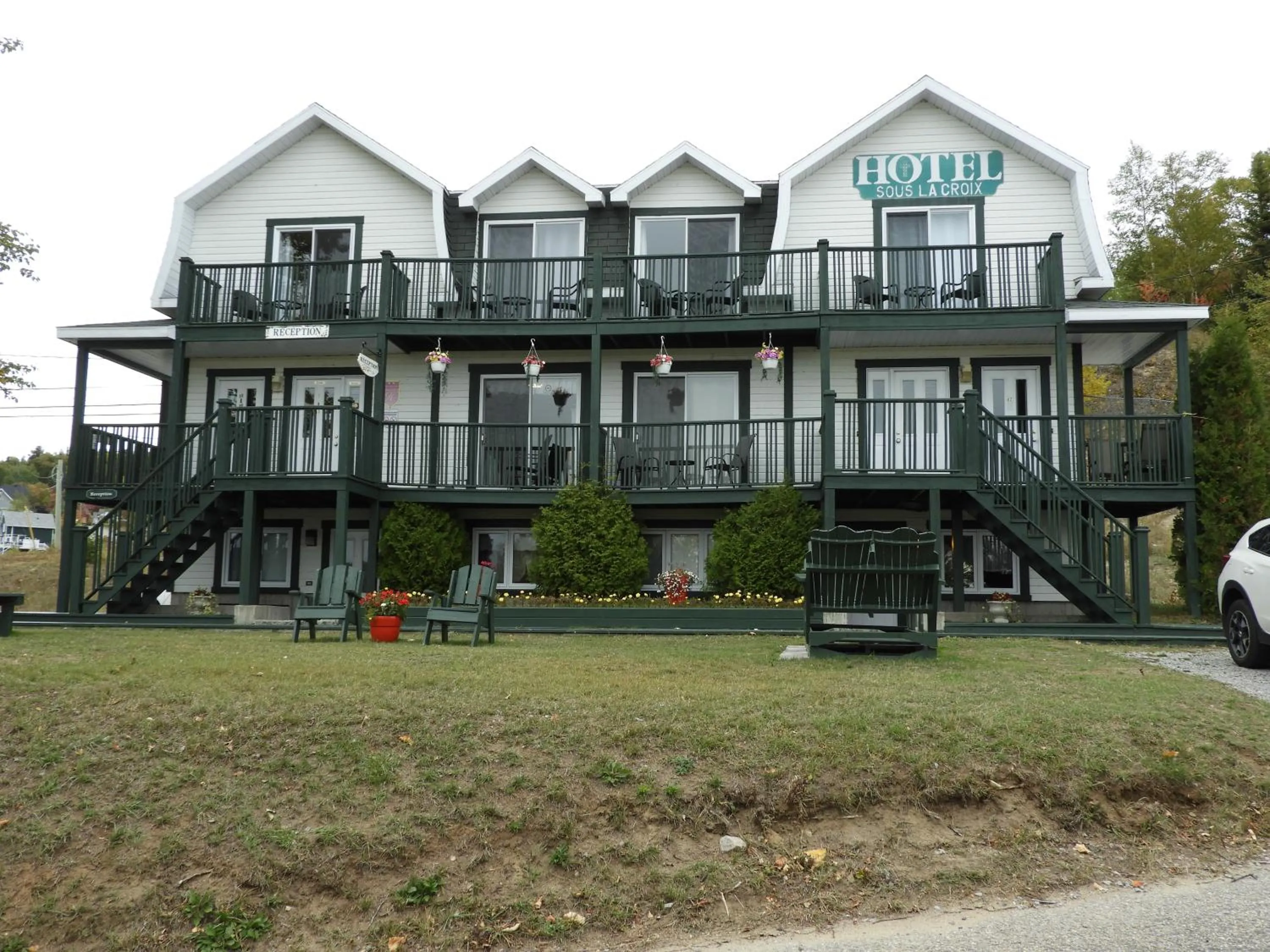 Hôtel Sous la Croix 152725