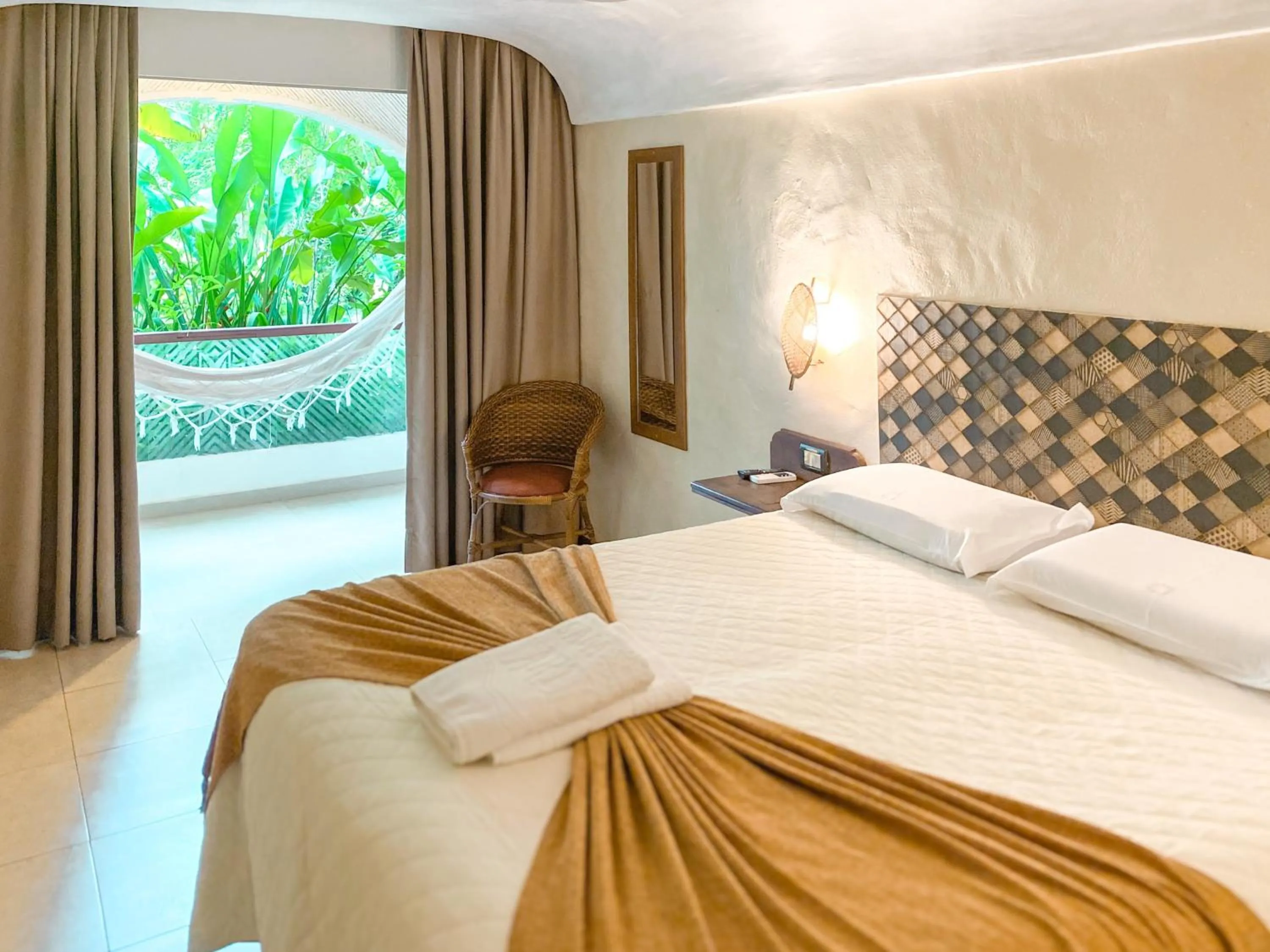 Patio, Bed in Pousada Dos Artistas