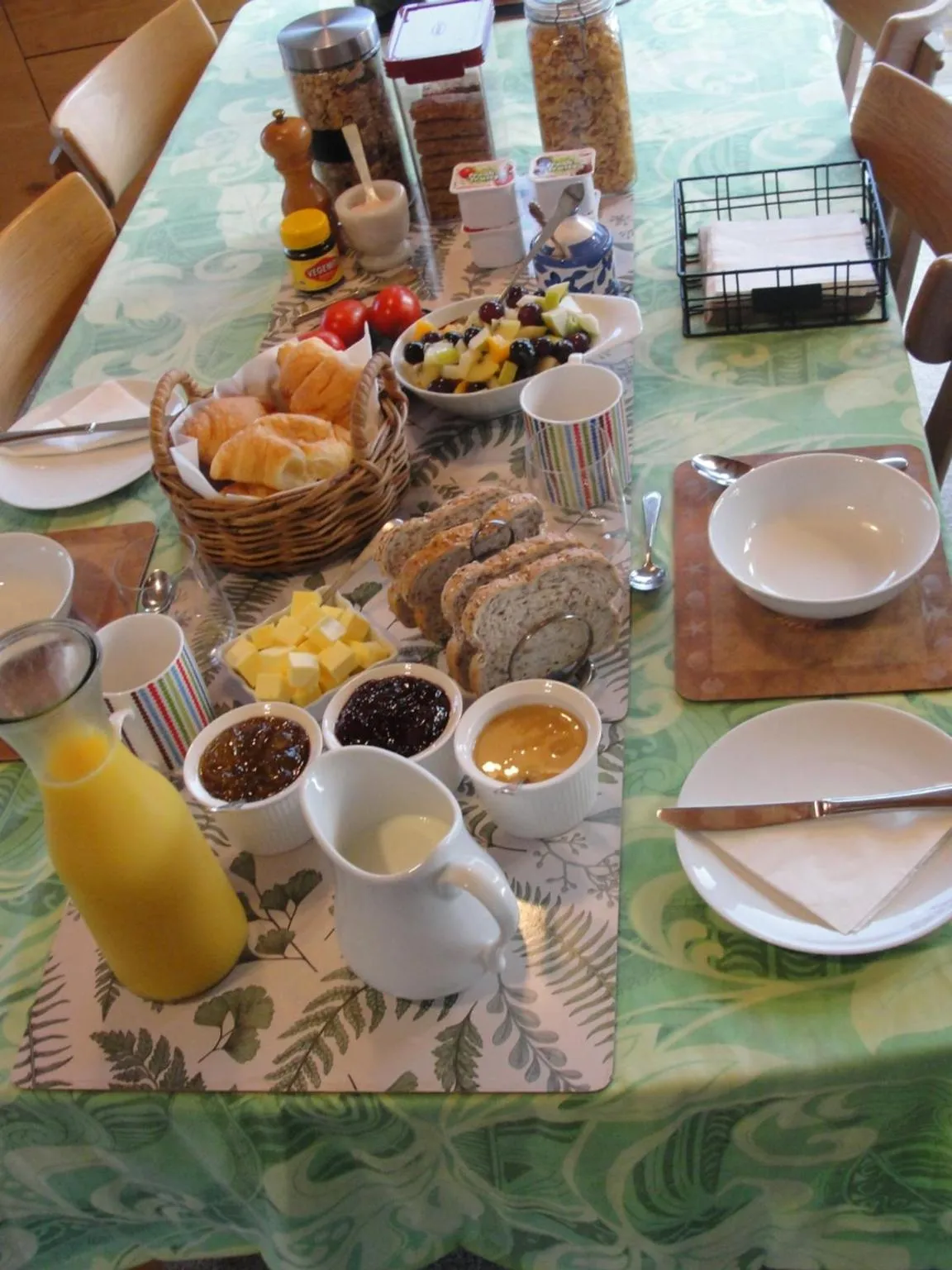 Continental breakfast in Leigh Panorama B&B