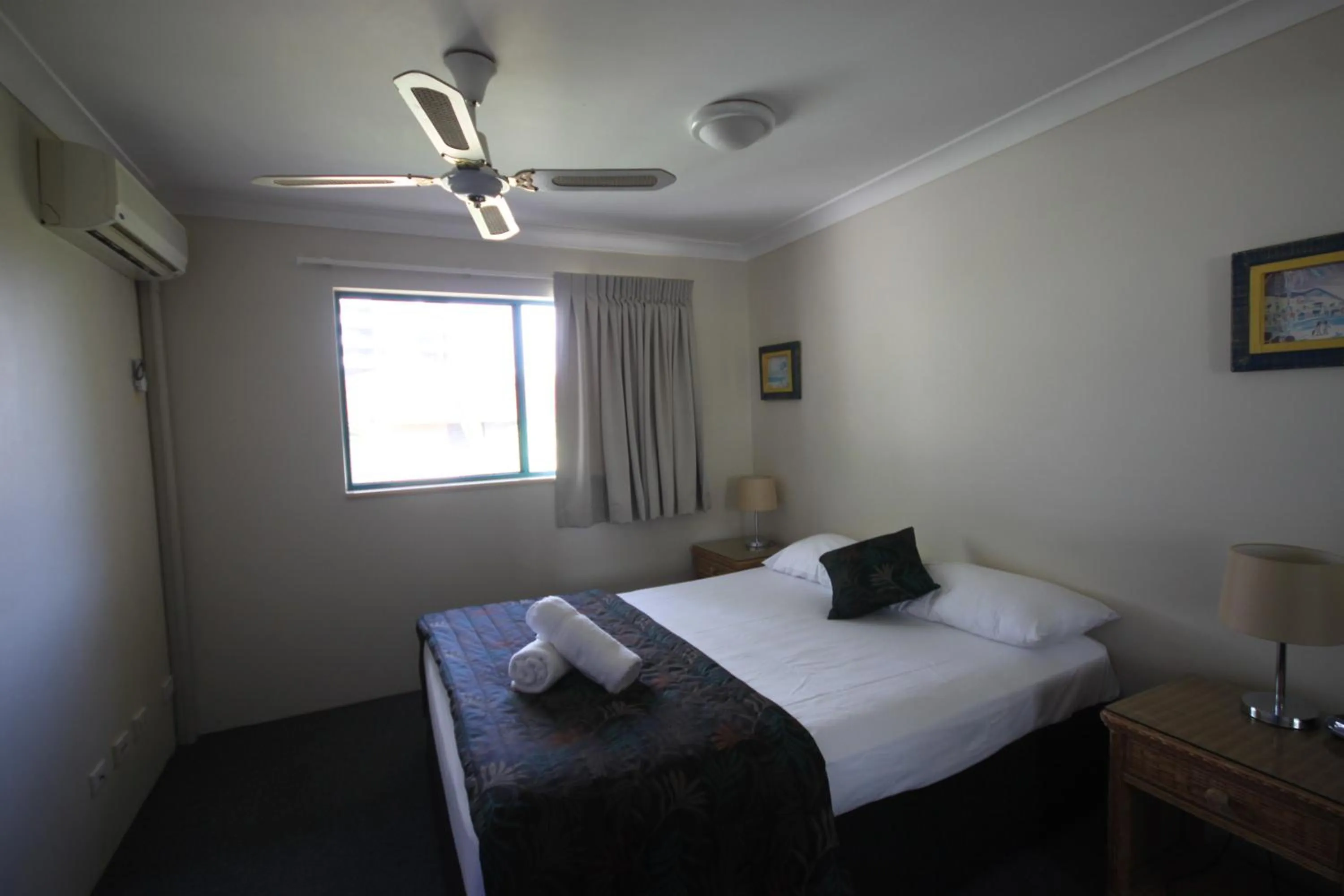 Bed in Aruba Beach Resort