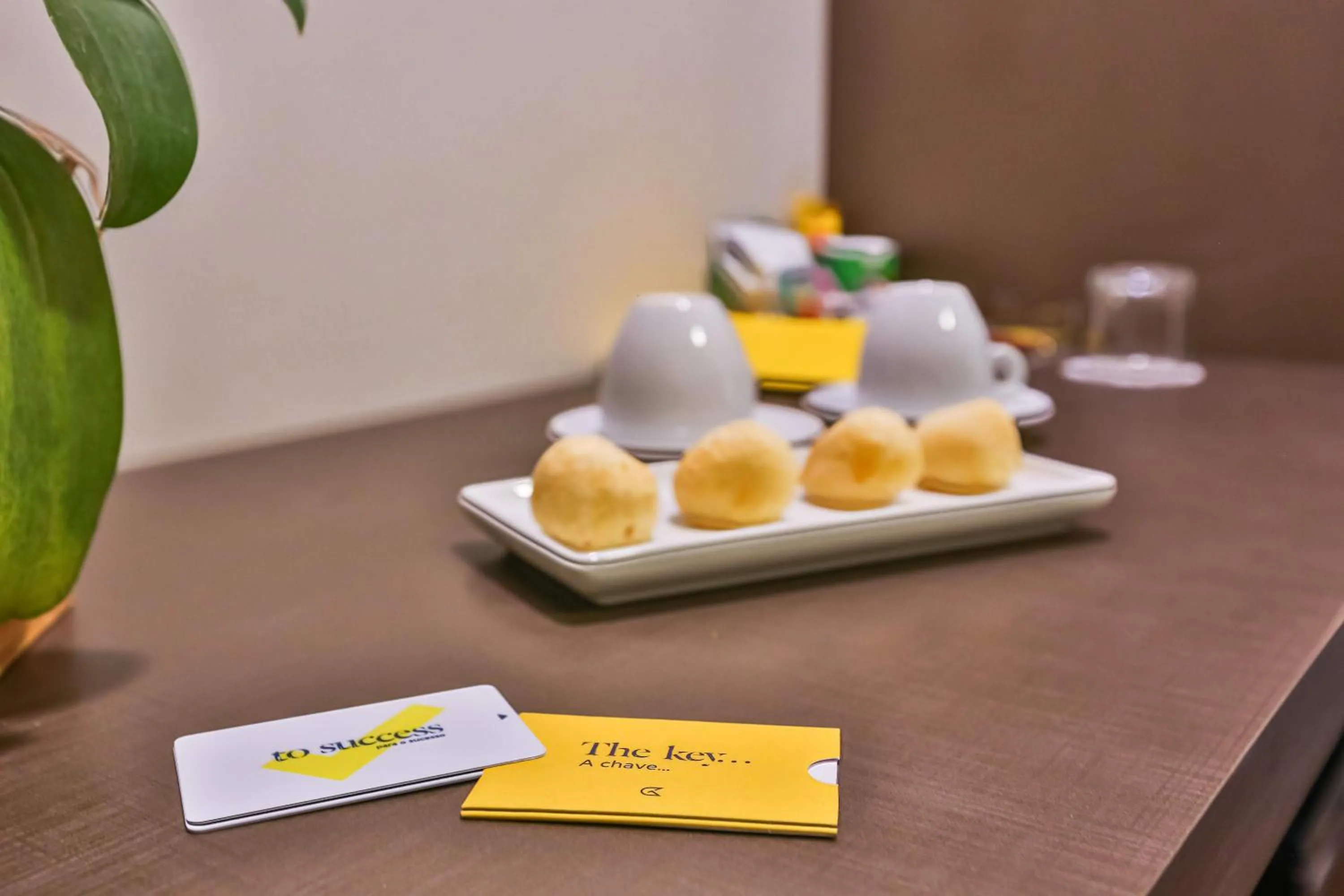 Food in Golden Tulip Goiania Address