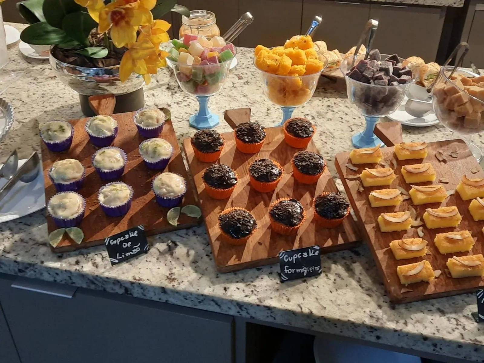 Buffet breakfast in Golden Tulip Goiania Address