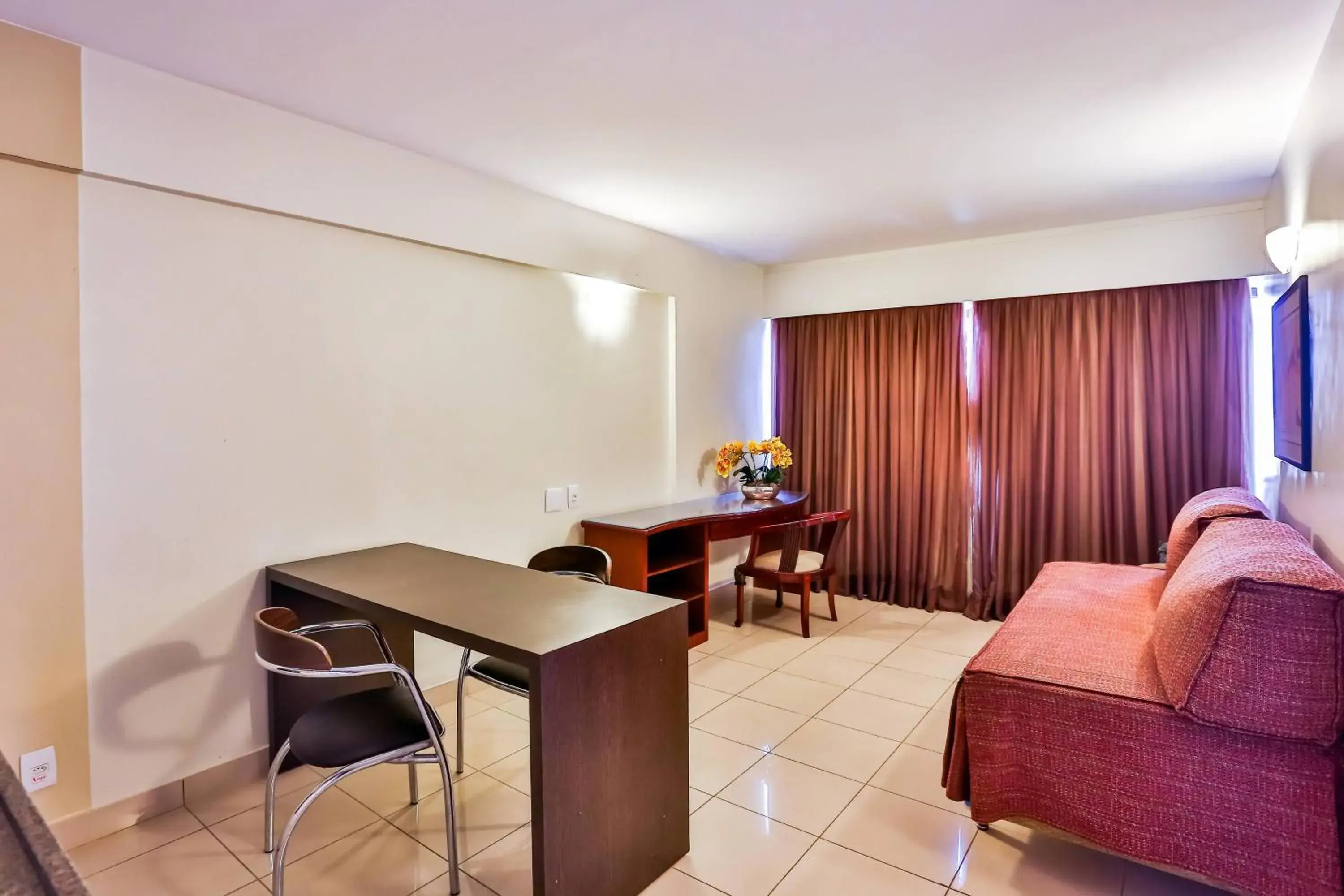Suite Deluxe Cama de Casal in Golden Tulip Goiania Address Suite Deluxe Cama de Casal in Golden Tulip Goiania Address