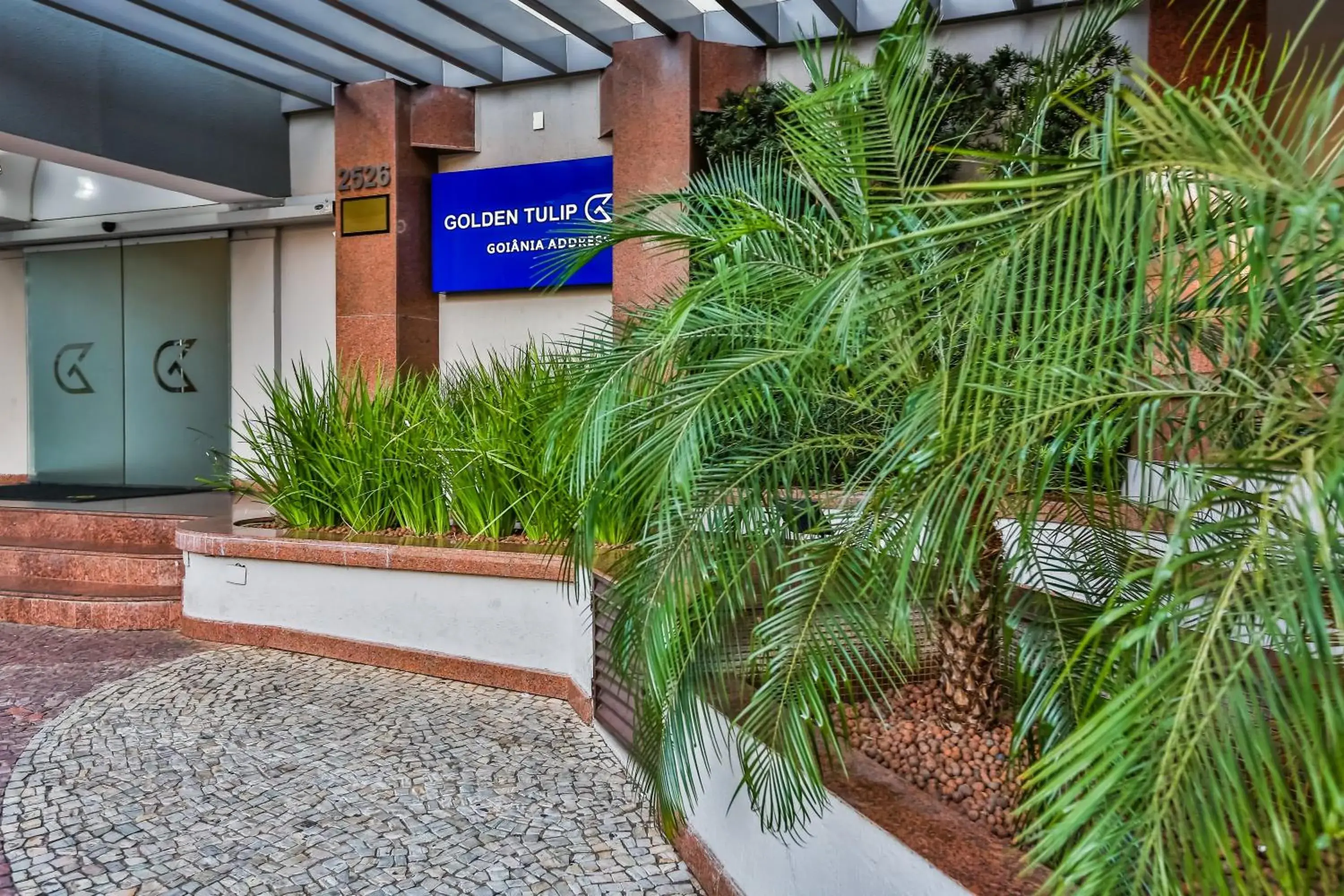 Facade/entrance in Golden Tulip Goiania Address Facade/entrance in Golden Tulip Goiania Address