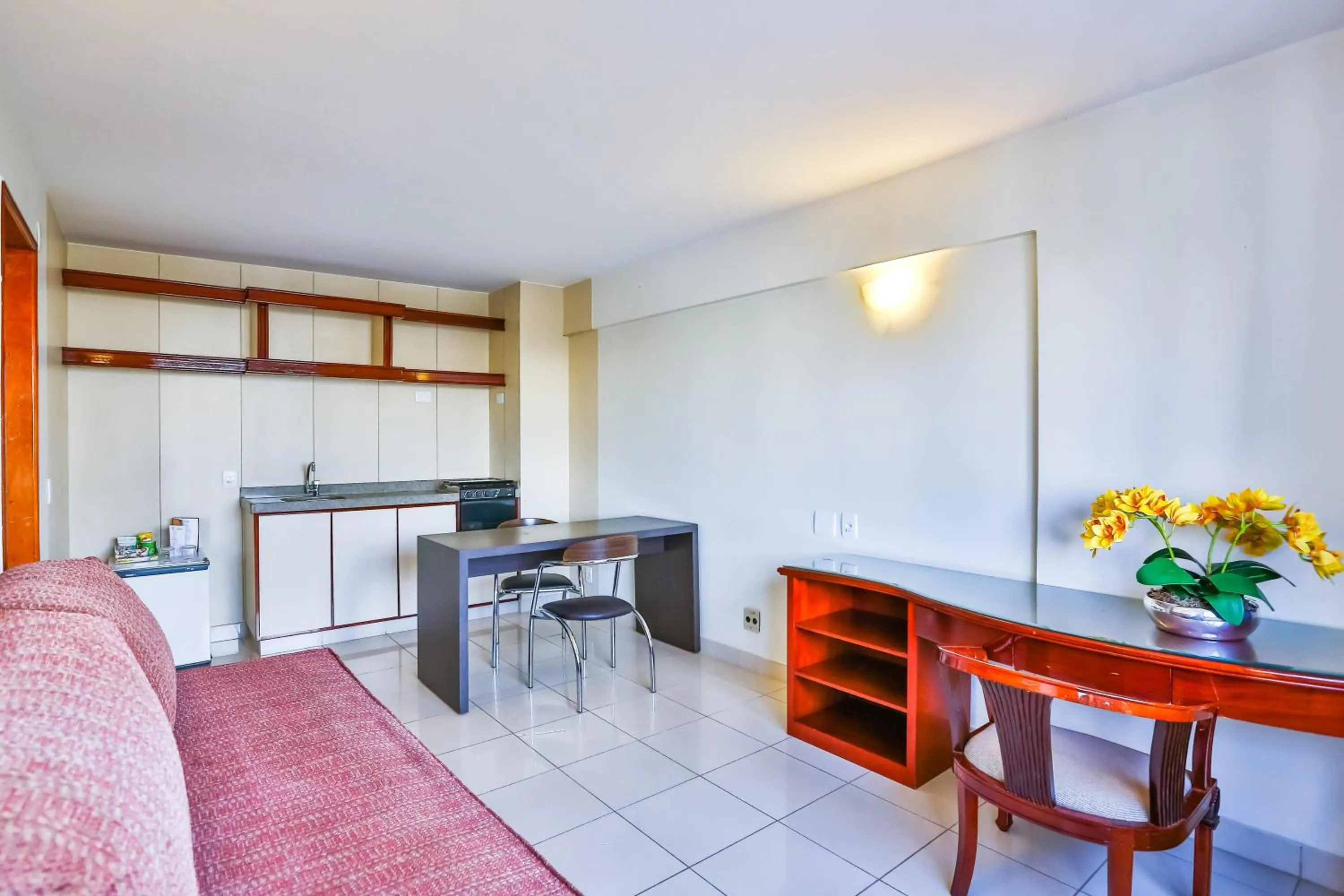 Living room in Golden Tulip Goiania Address