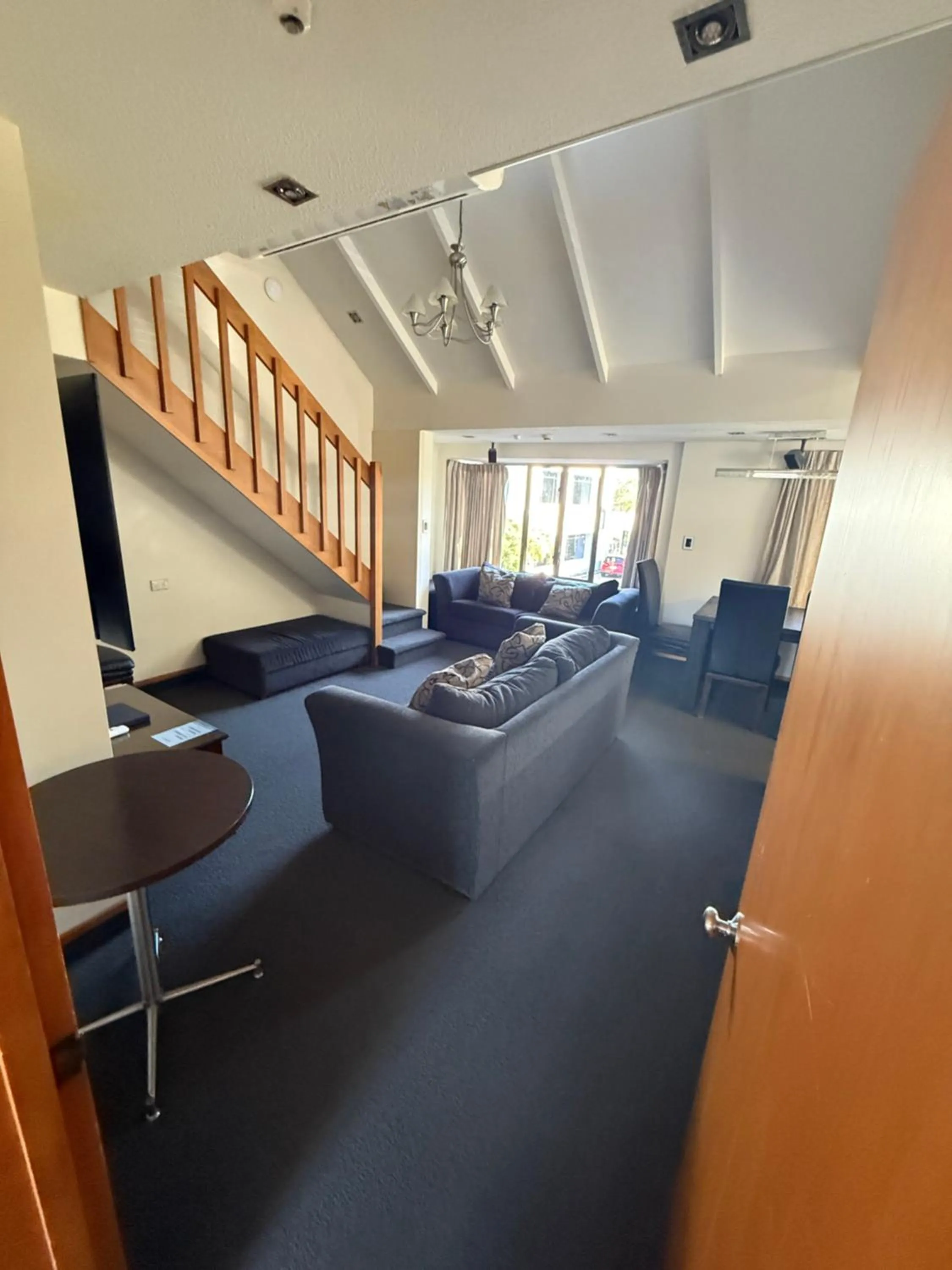 Living room in Airport Gateway Hotel