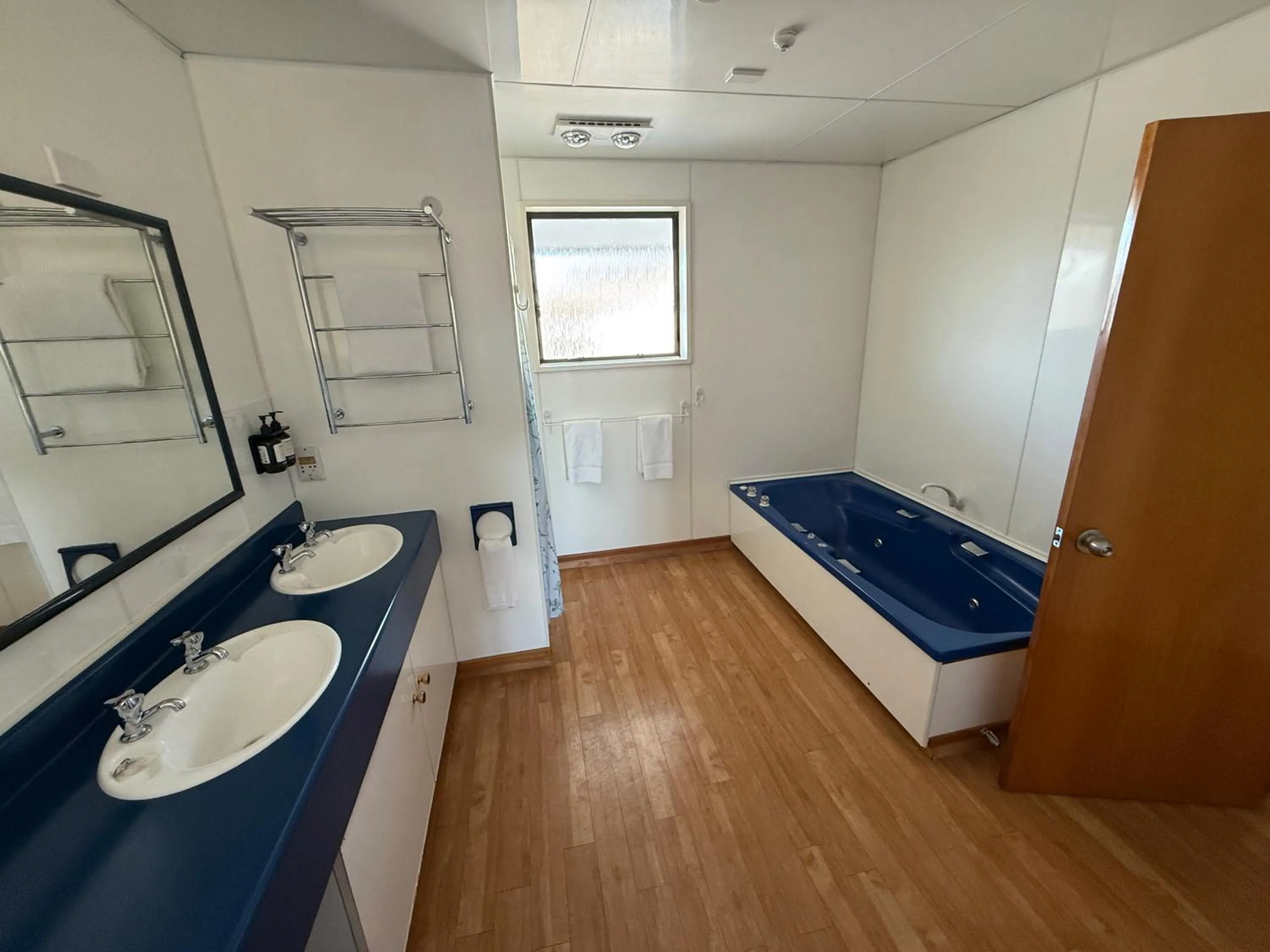 Bed in Airport Gateway Hotel