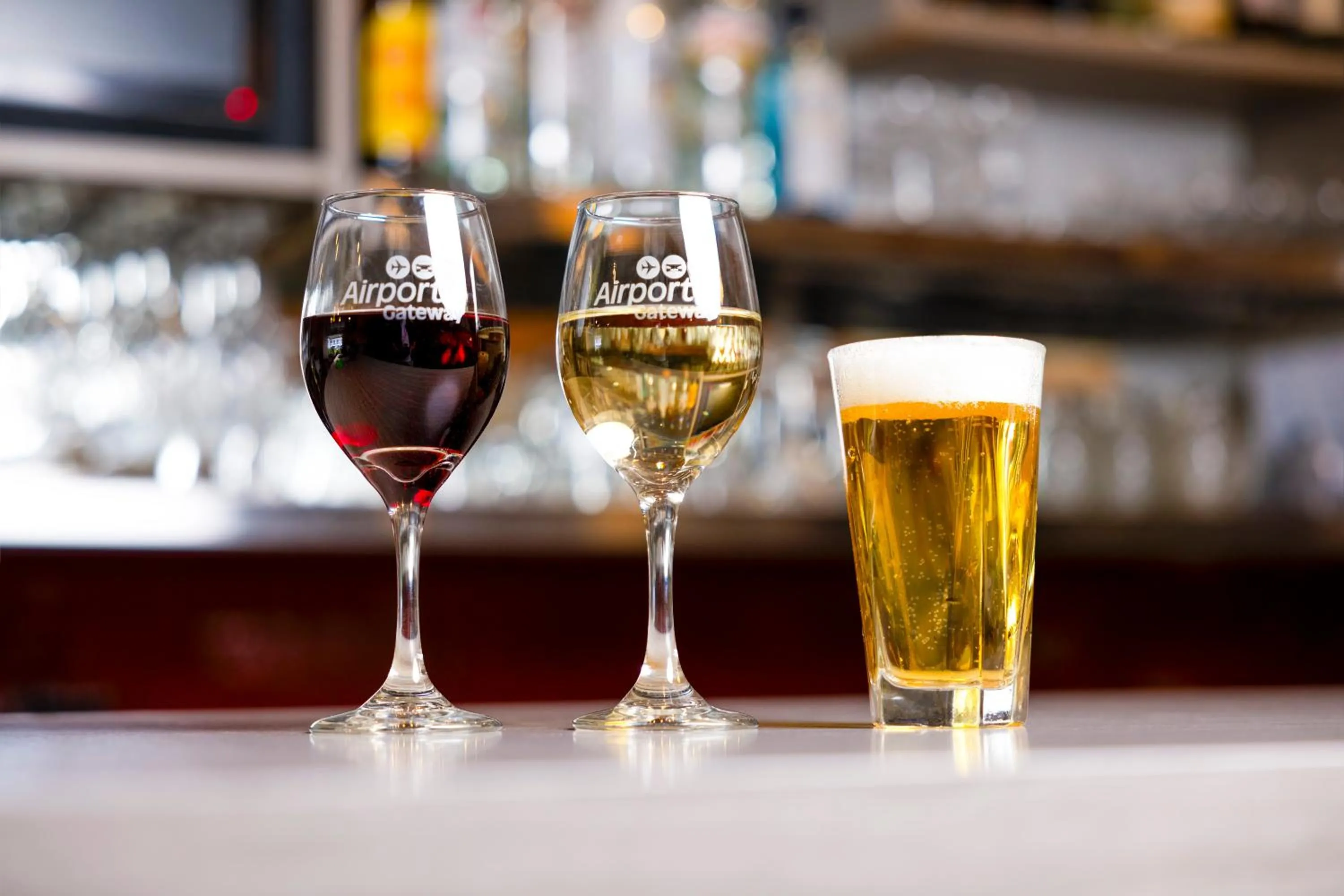 Restaurant/places to eat in Airport Gateway Hotel