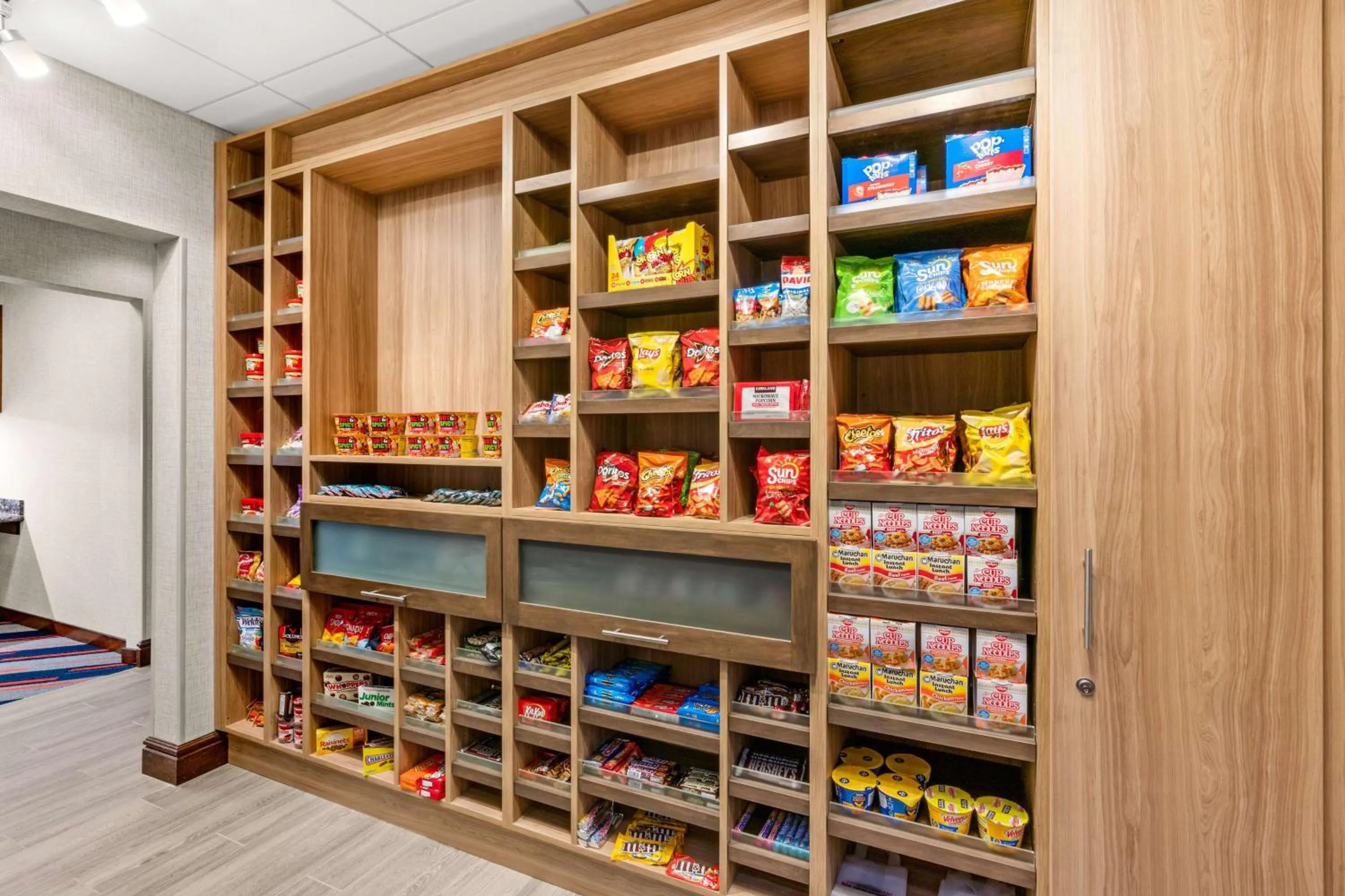 Restaurant/places to eat in Hampton Inn & Suites Fairbanks