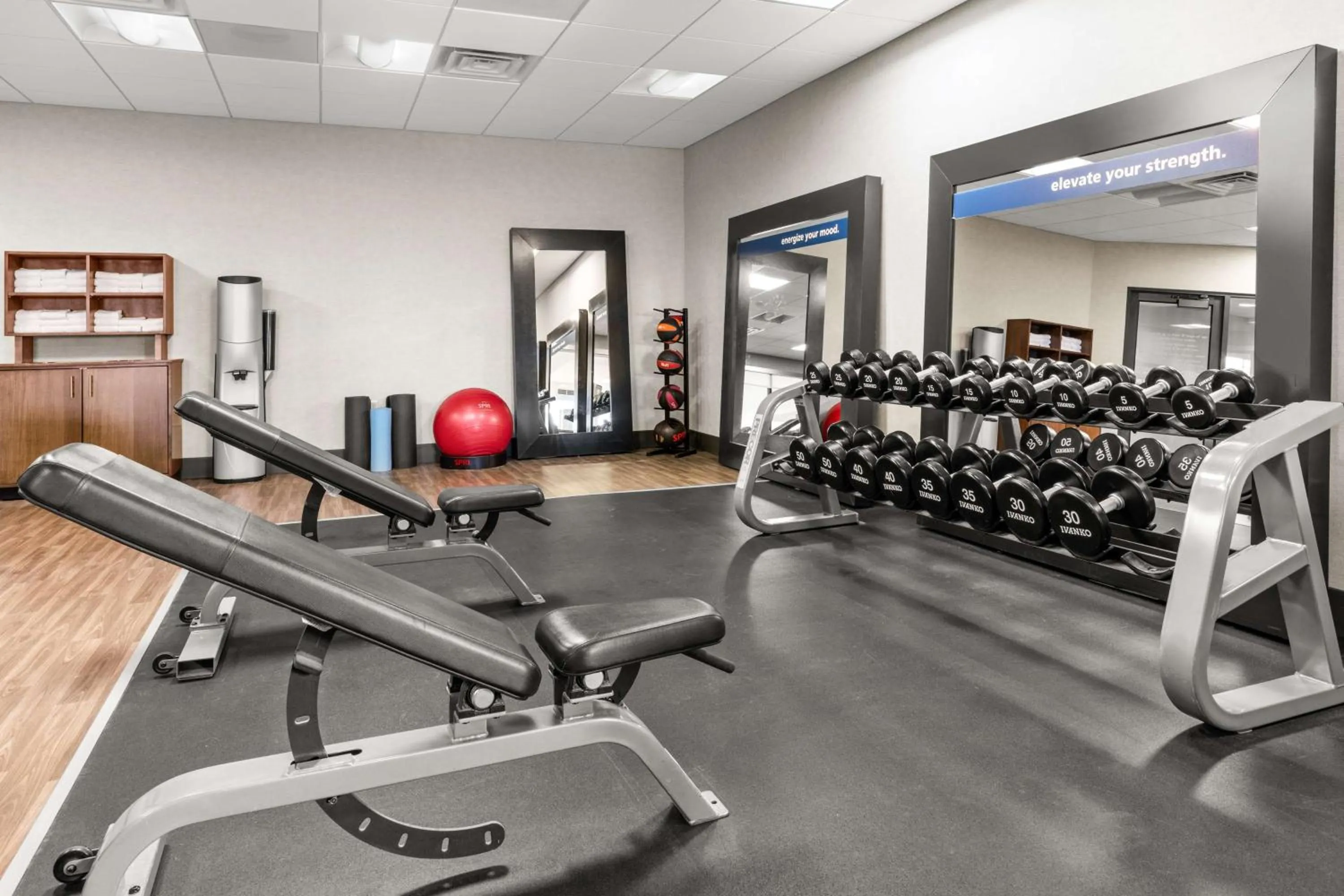 Fitness centre/facilities in Hampton Inn & Suites Fairbanks