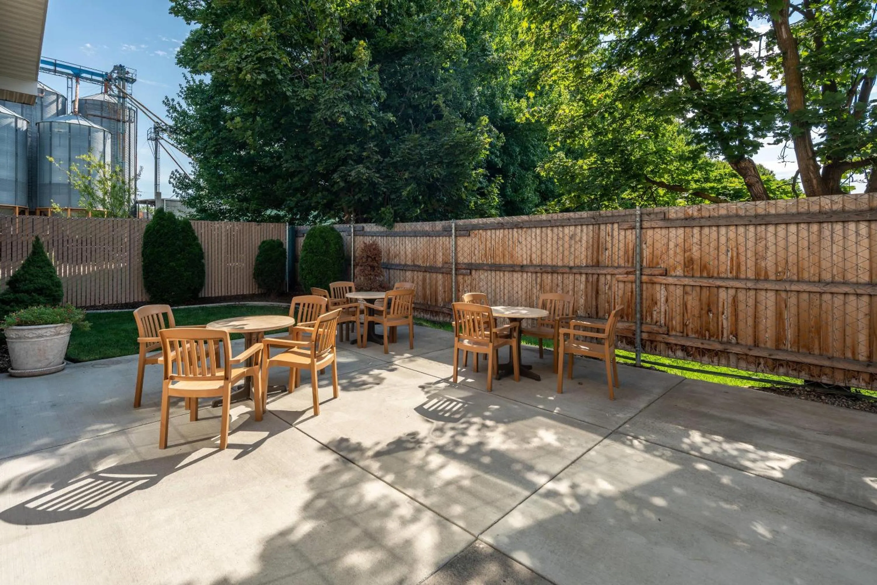Swimming pool in Quality Inn & Suites Downtown Walla Walla