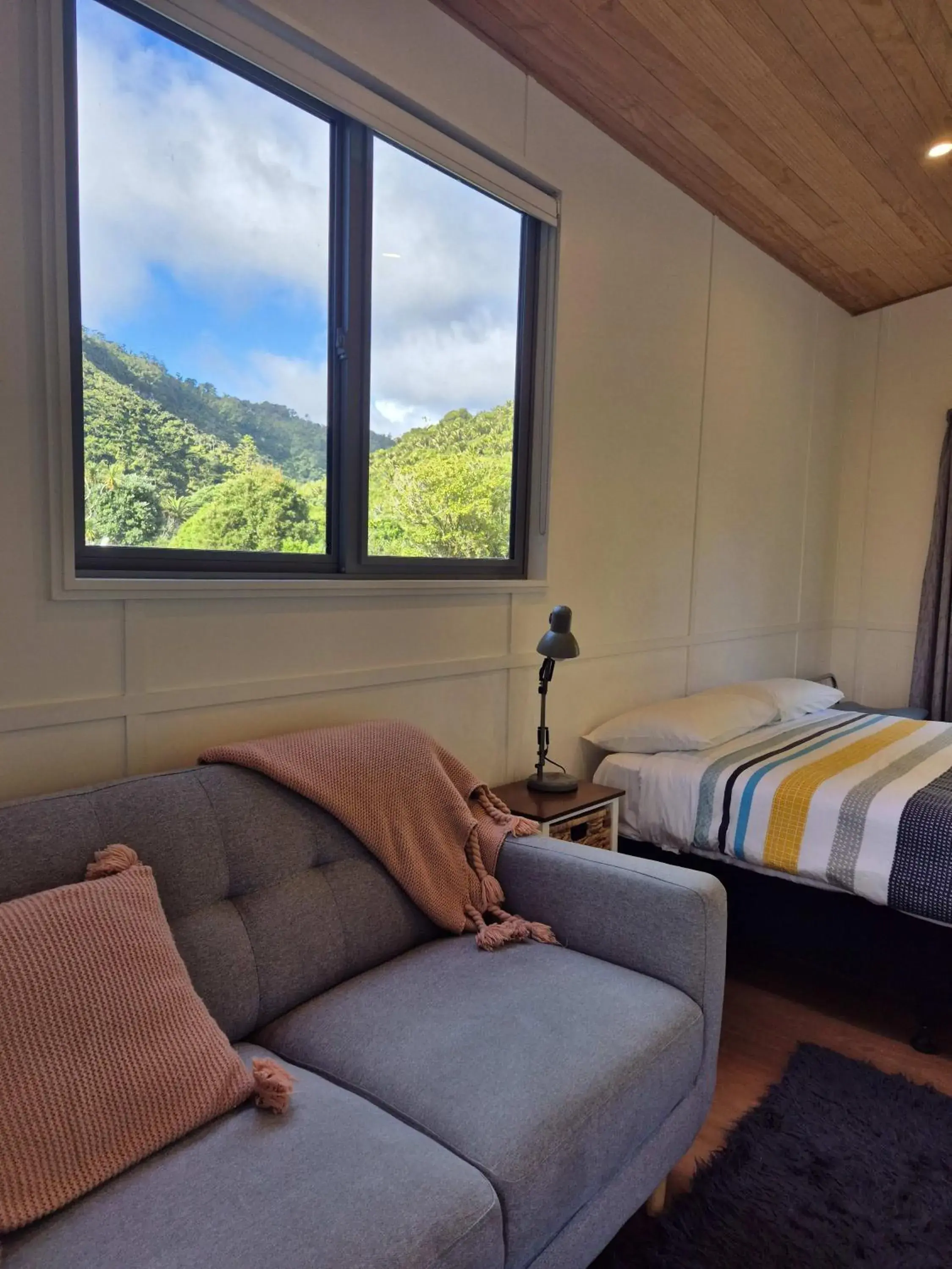 Double Room with Private Bathroom in Punakaiki Beach Camp Double Room with Private Bathroom in Punakaiki Beach Camp