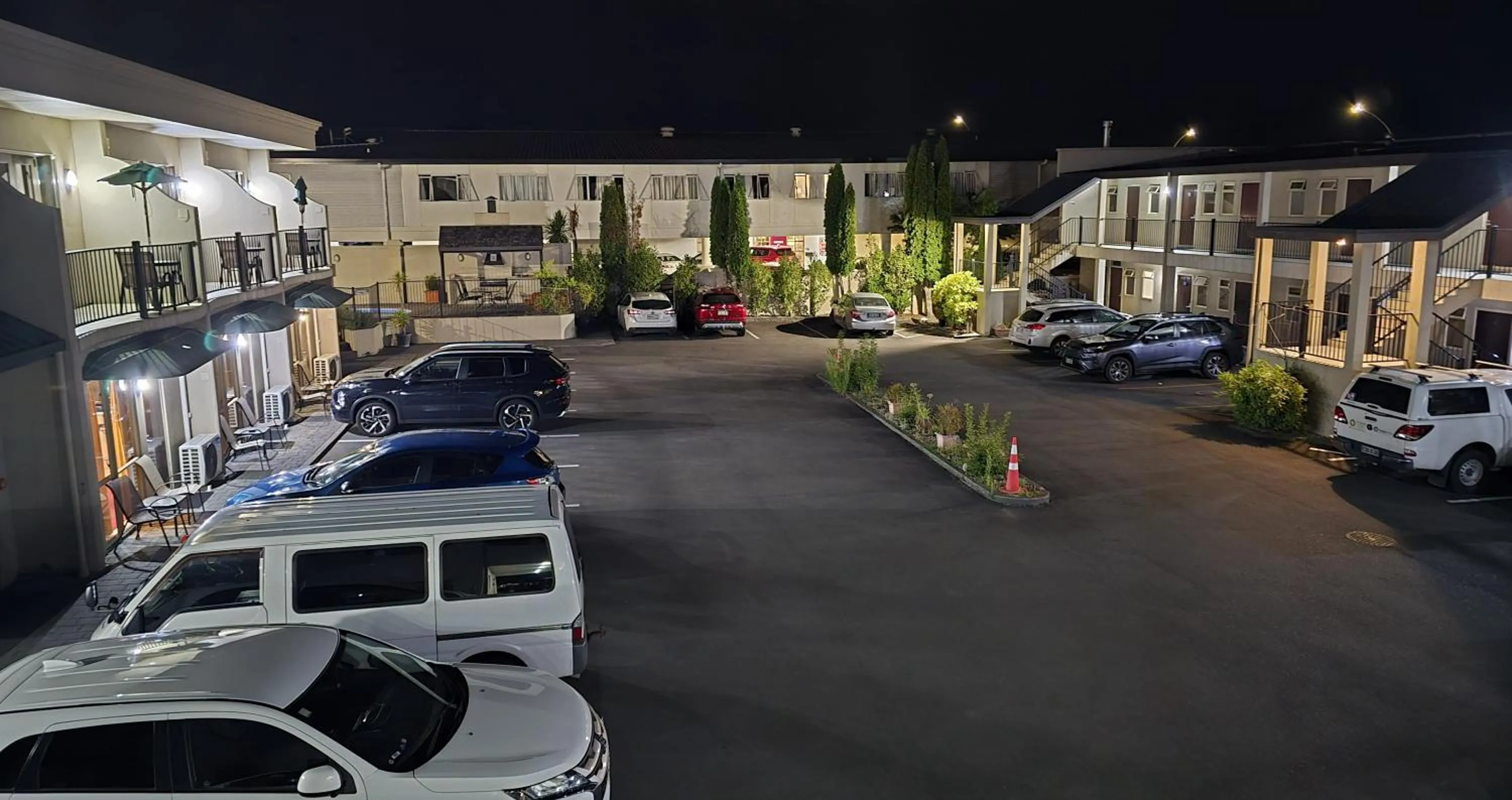 Night in Chantillys Motor Lodge