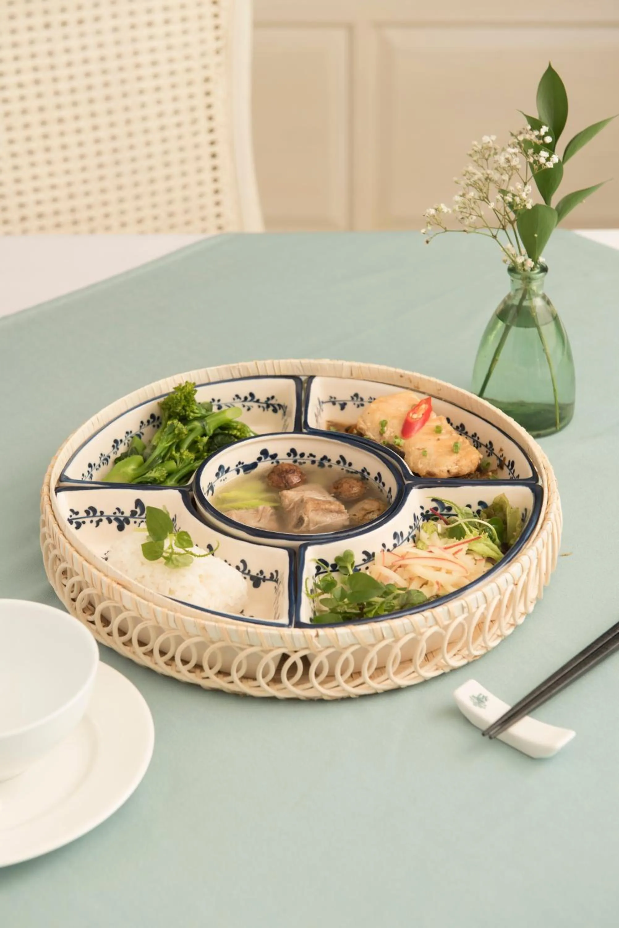 Restaurant/places to eat in Au Lac Legend Hotel