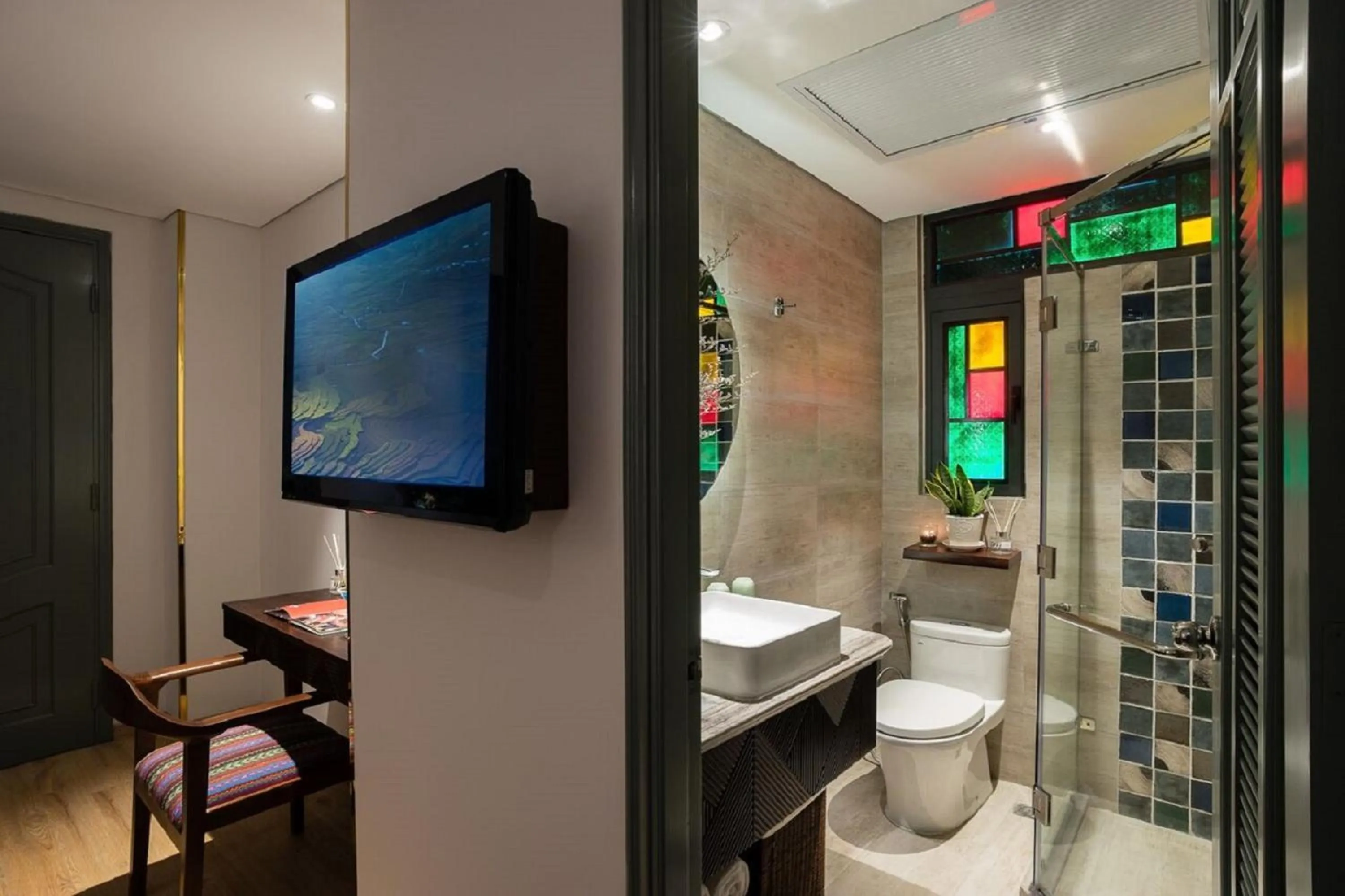 Photo of the whole room in Au Lac Legend Hotel