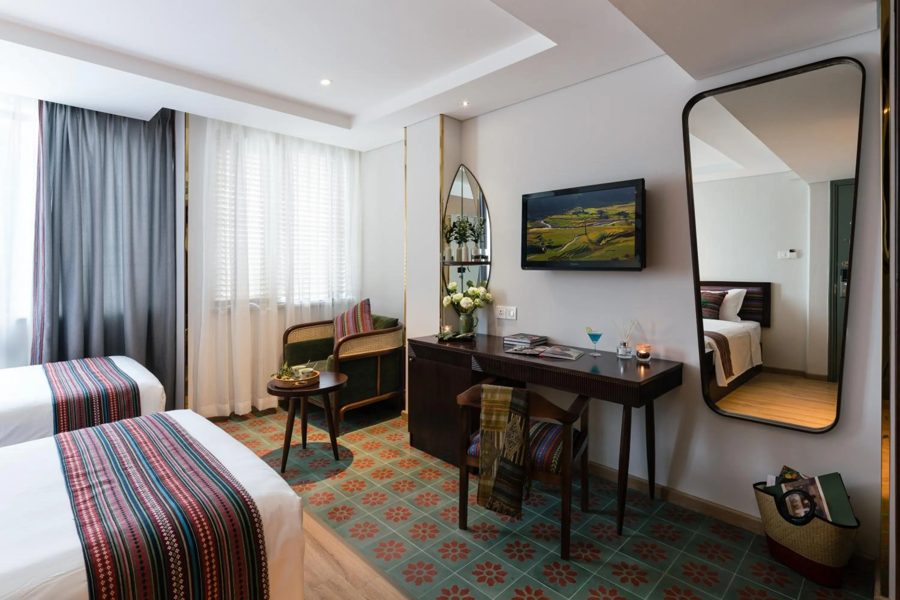 Bedroom, Bed in Au Lac Legend Hotel