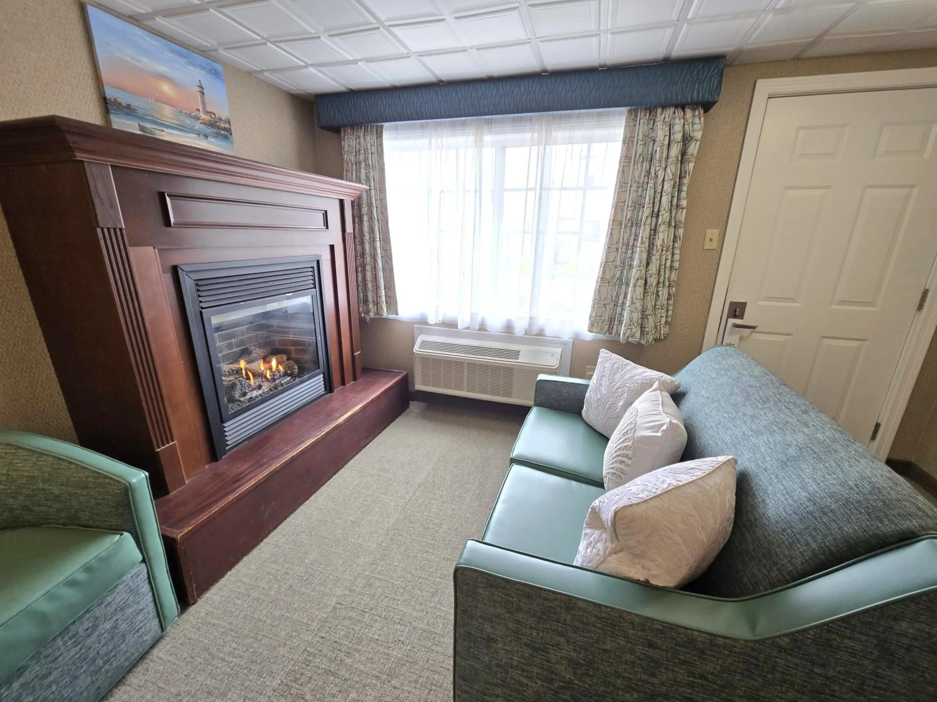 Seating area in King's Port Inn