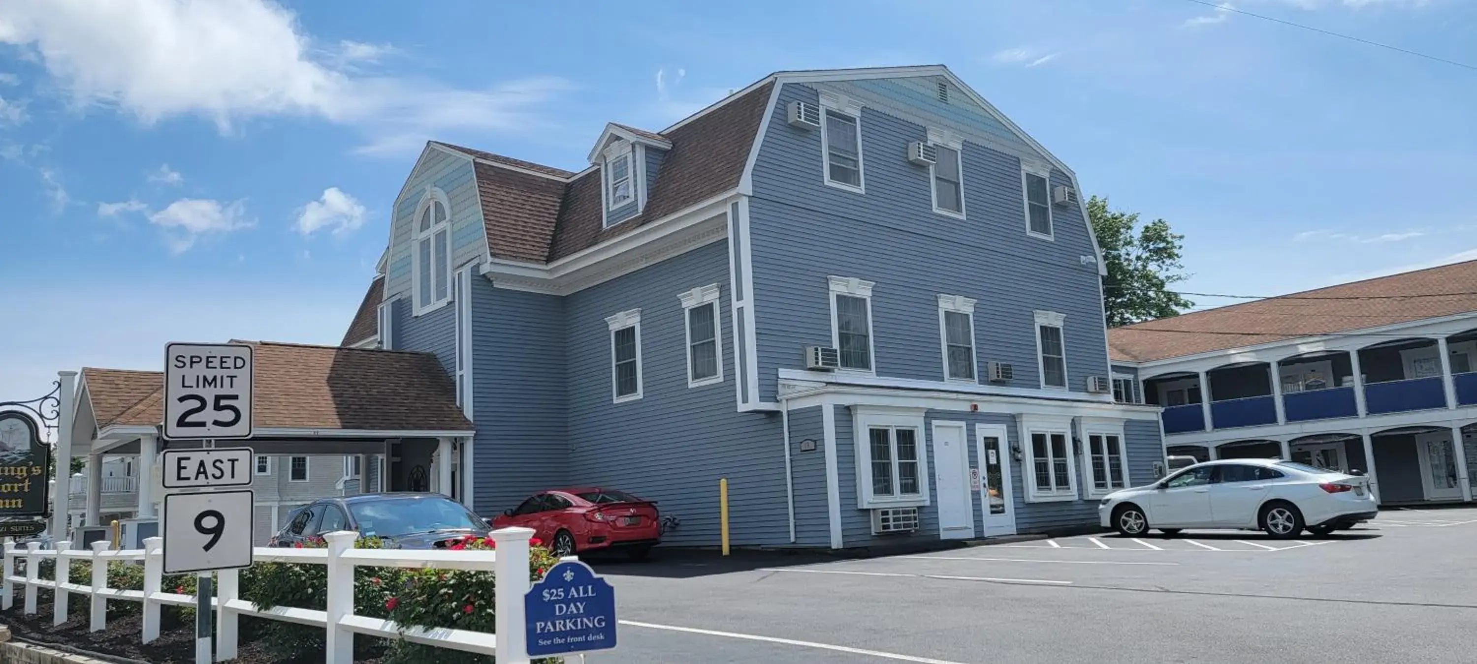 Street view in King's Port Inn Street view in King's Port Inn