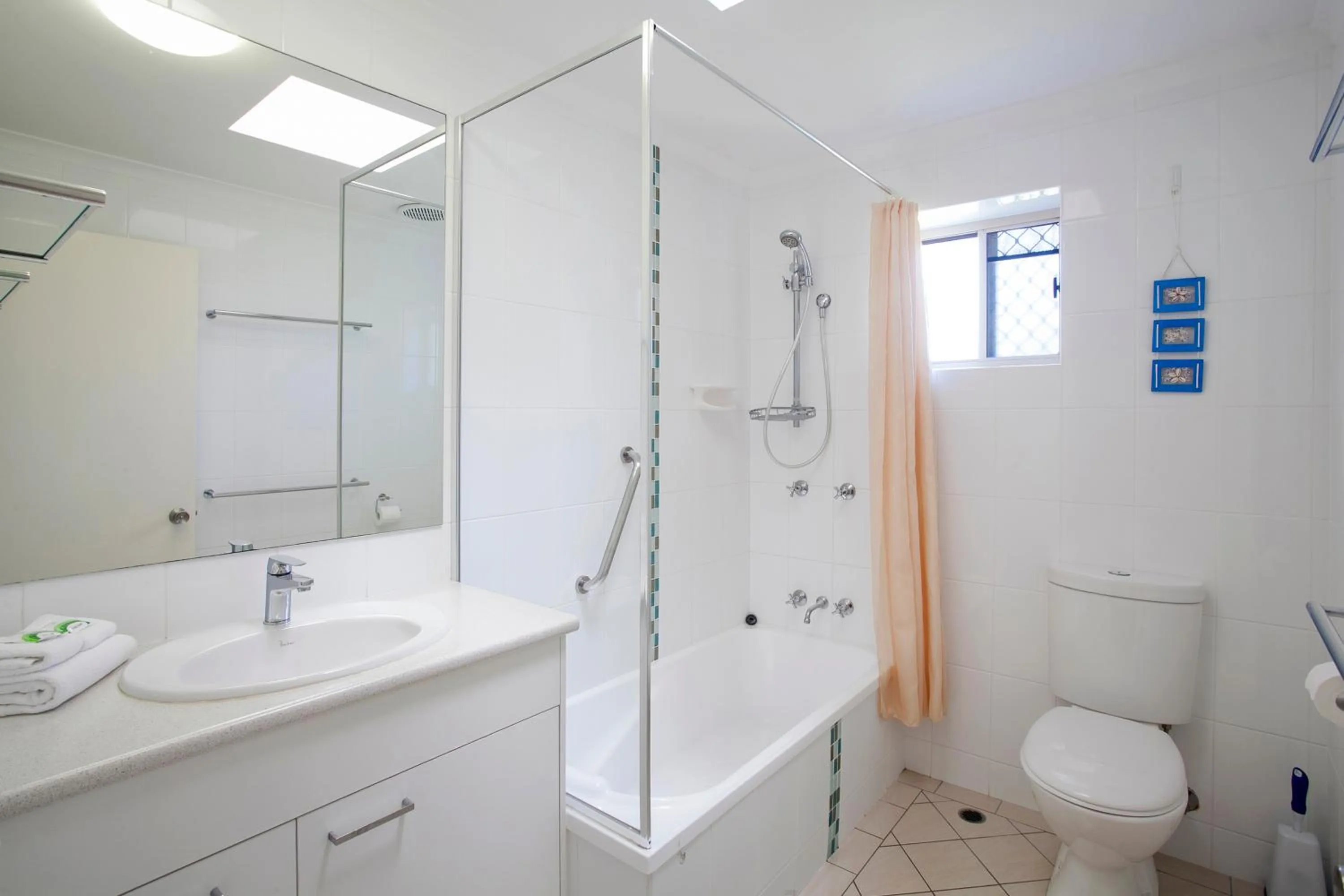 Shower in Beach Breakers Resort