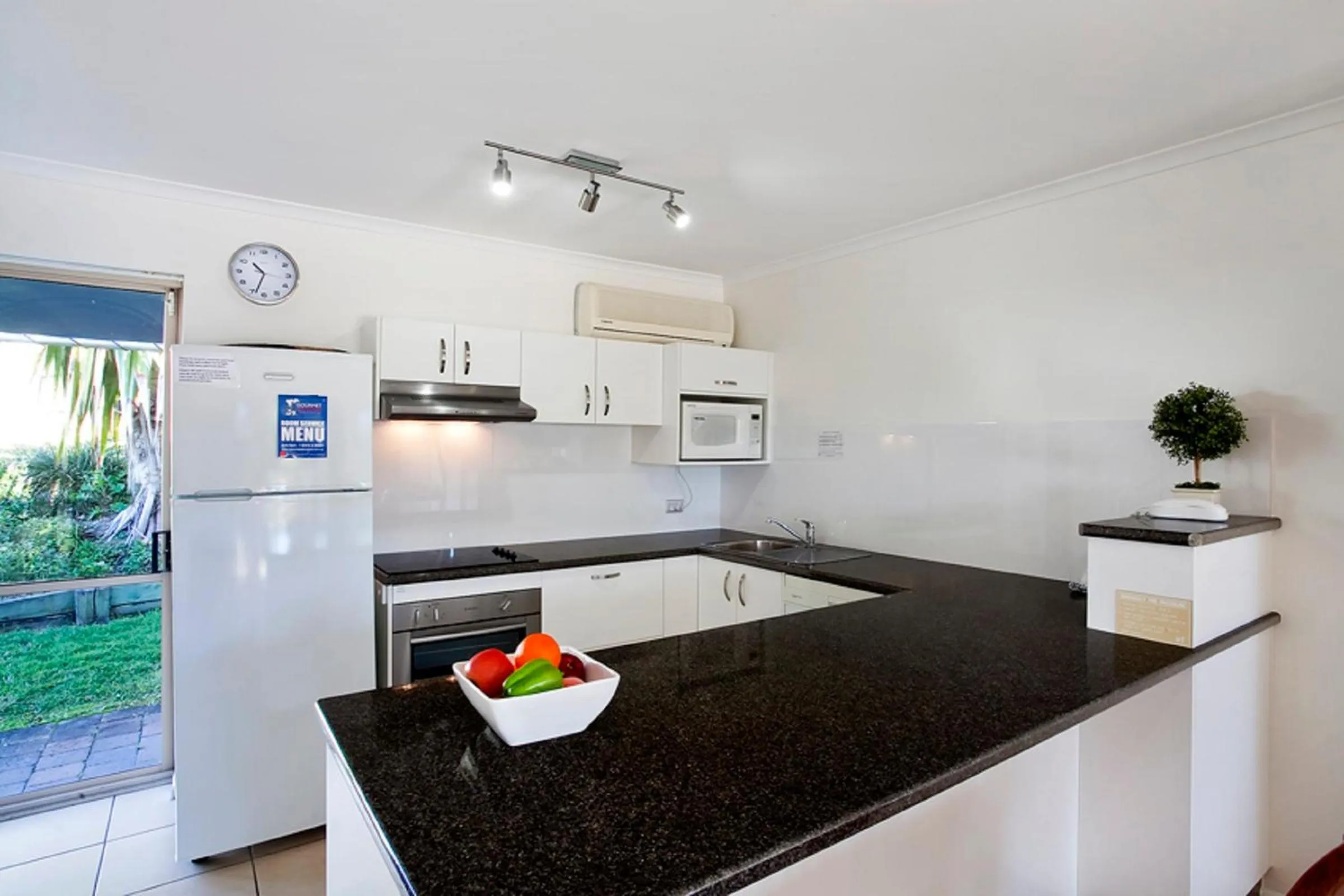 Kitchen or kitchenette in Beach Breakers Resort