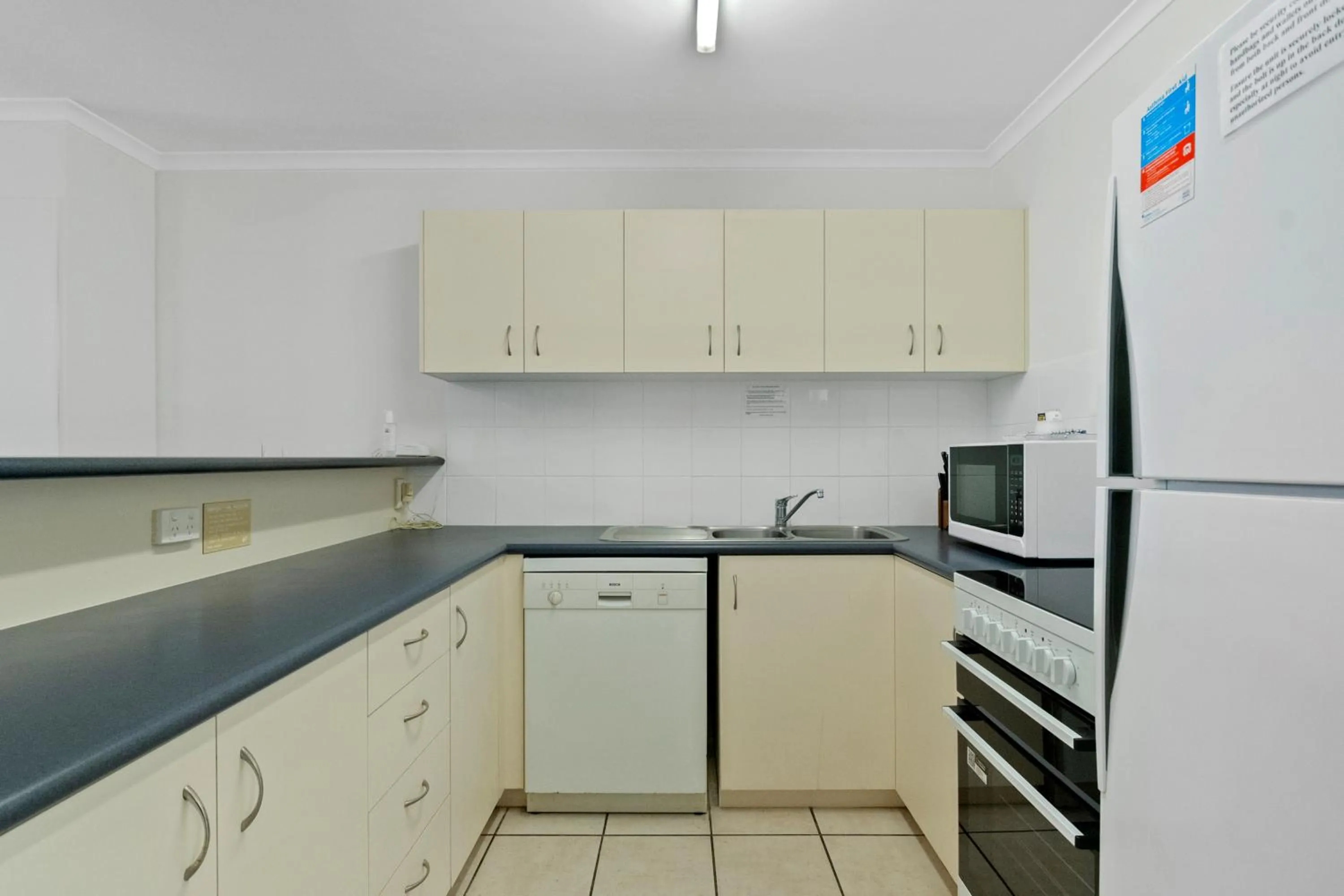 Kitchen or kitchenette in Beach Breakers Resort