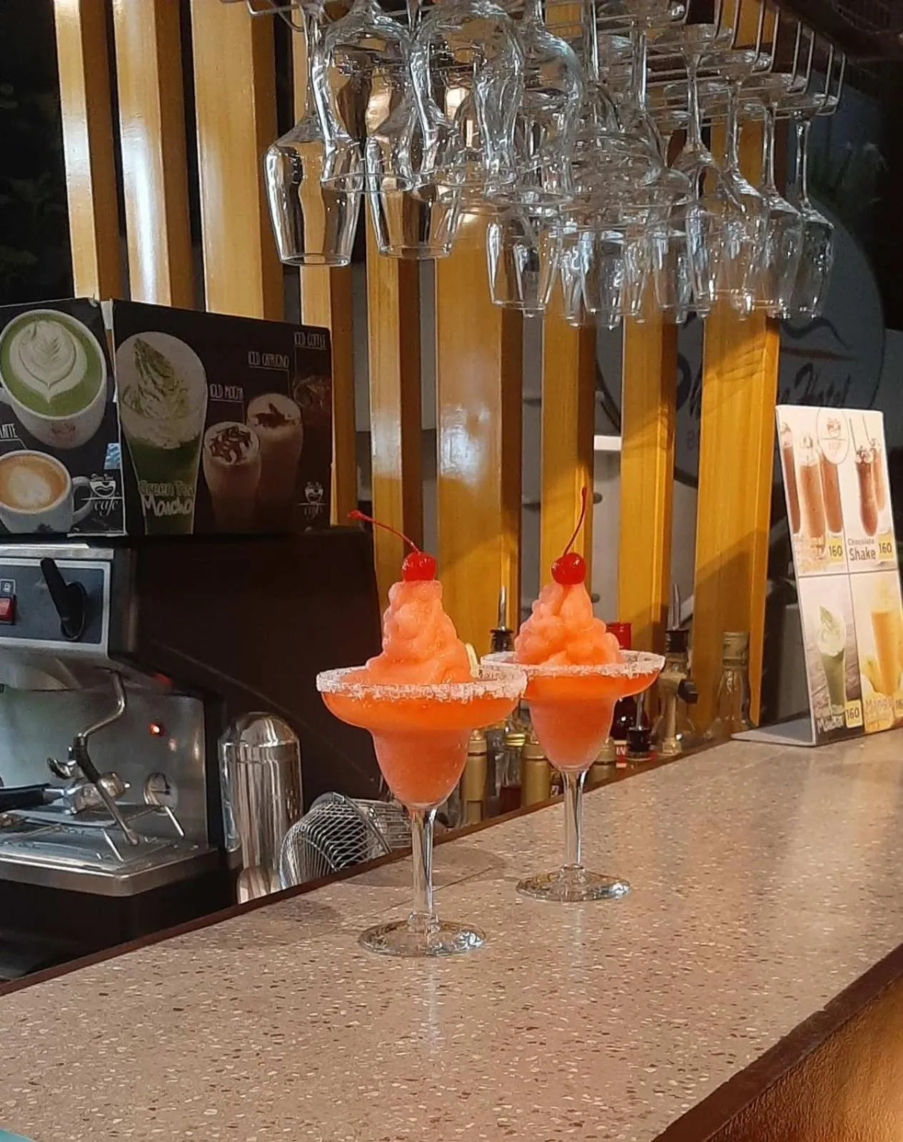 Lounge or bar in Shore Time Dormitel