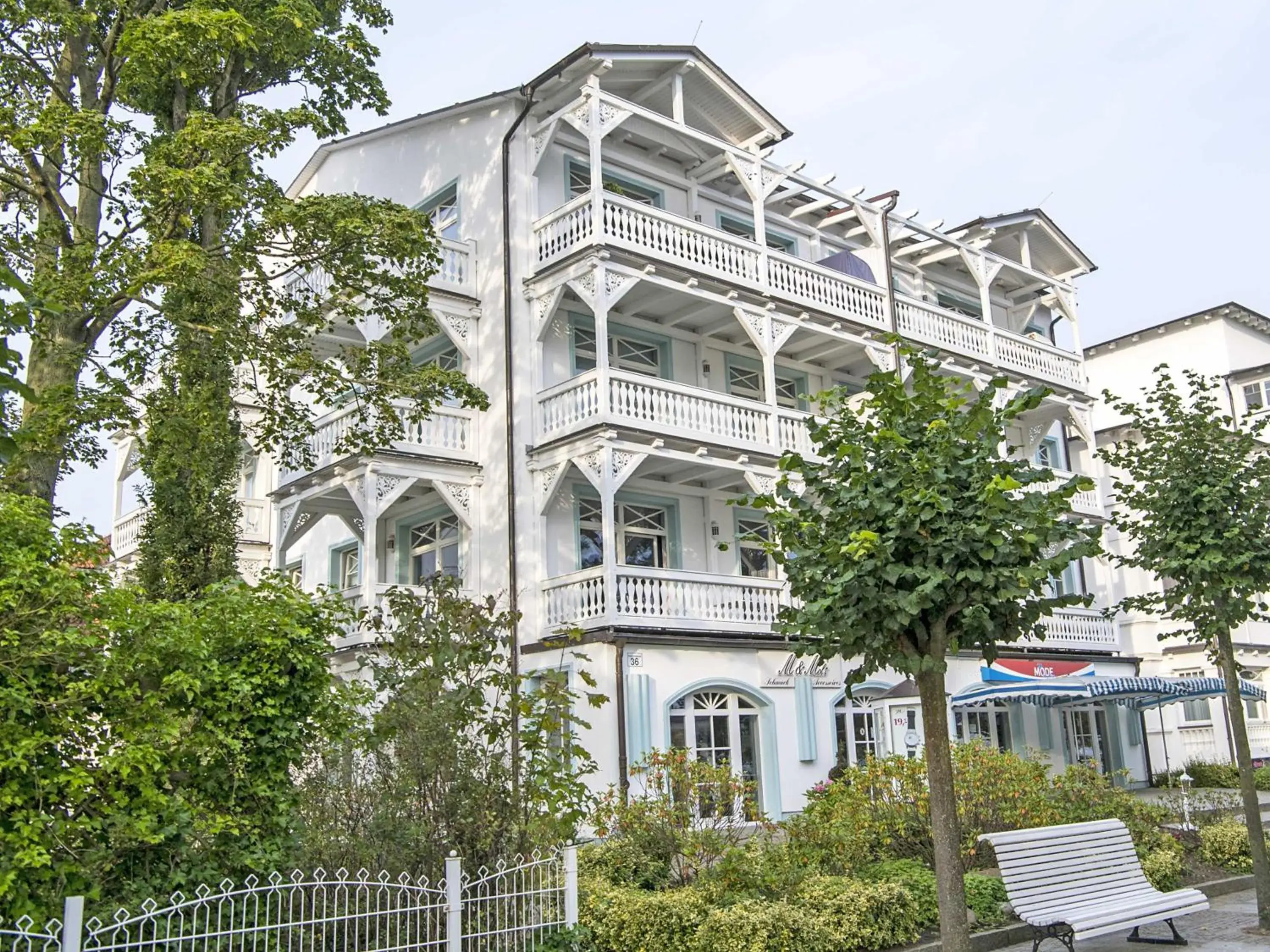 Villa Strandburg in Binz - WG 10 mit Balkon und Meerblick Villa Strandburg in Binz - WG 10 mit Balkon und Meerblick