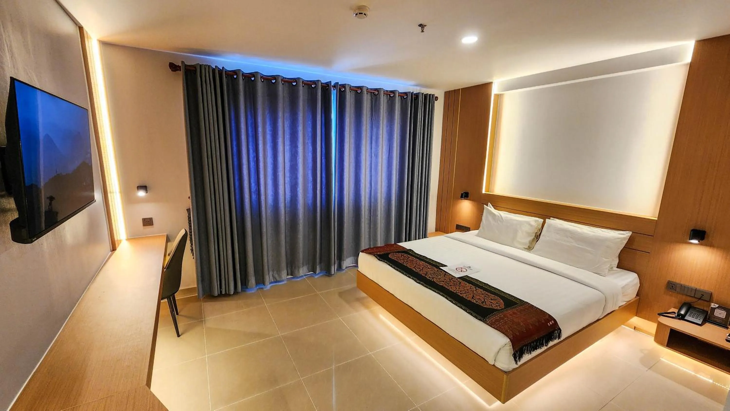 Bed in Silver Mounts Hotel