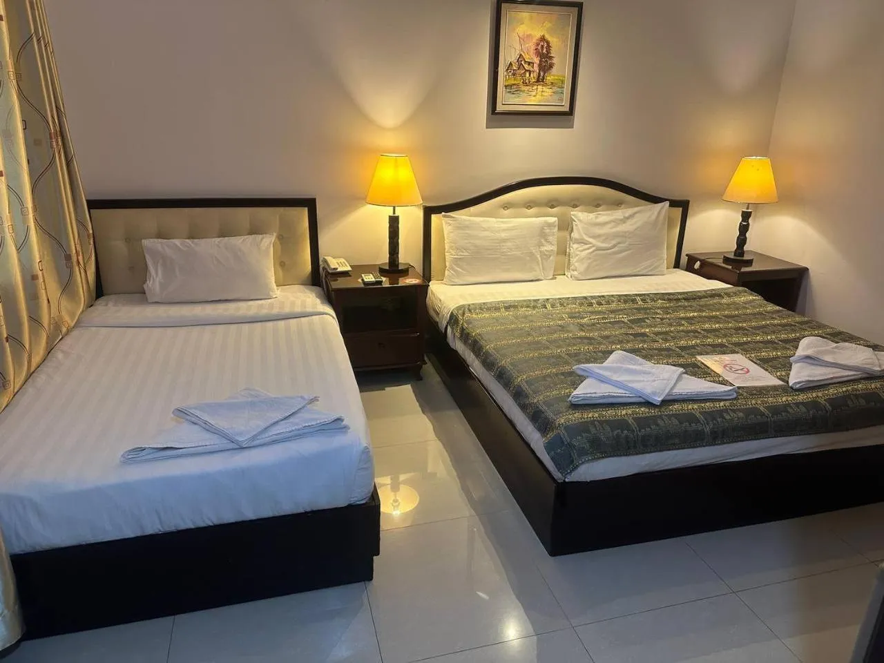 Bed in Silver Mounts Hotel