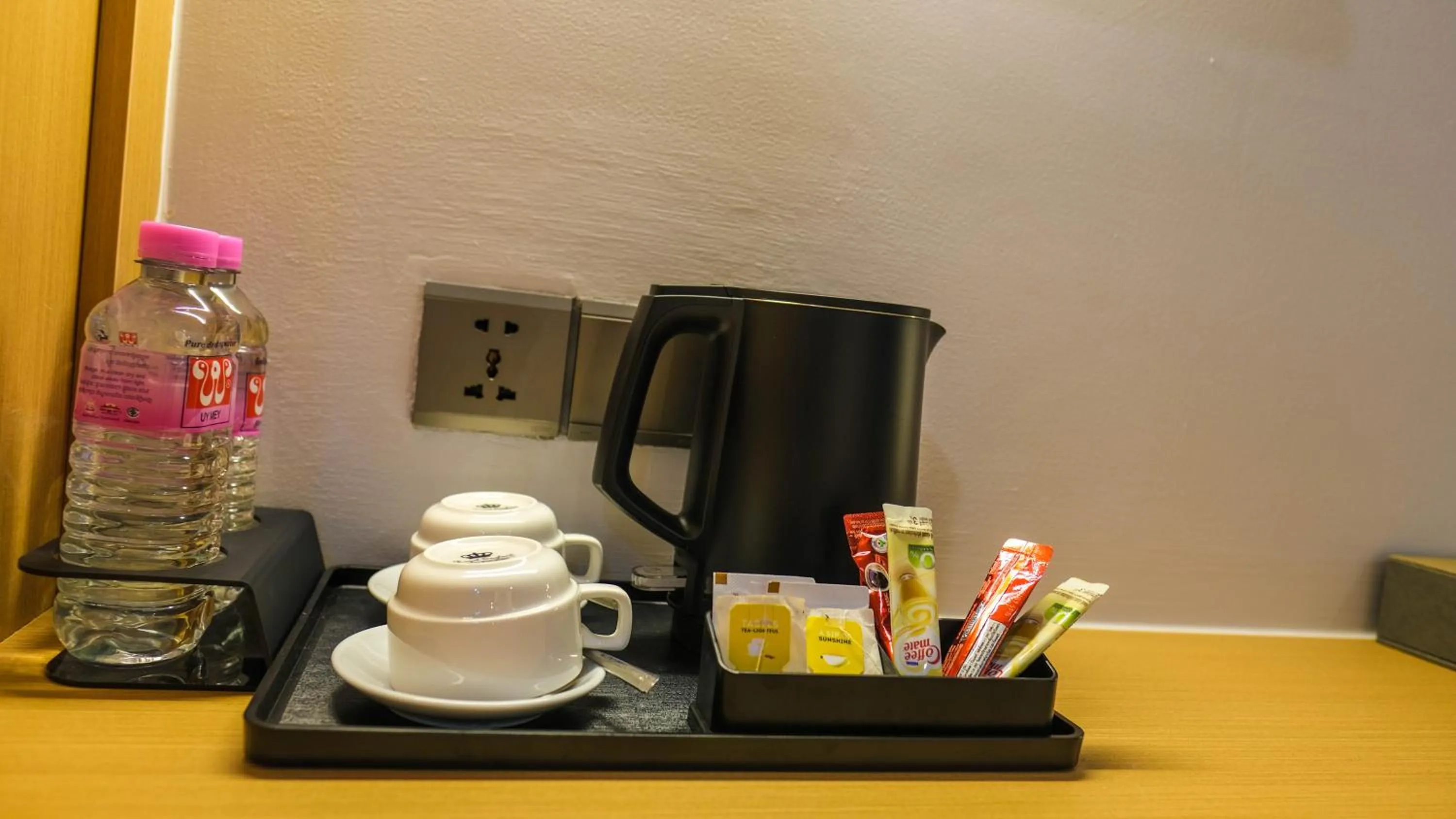 Coffee/tea facilities in Silver Mounts Hotel