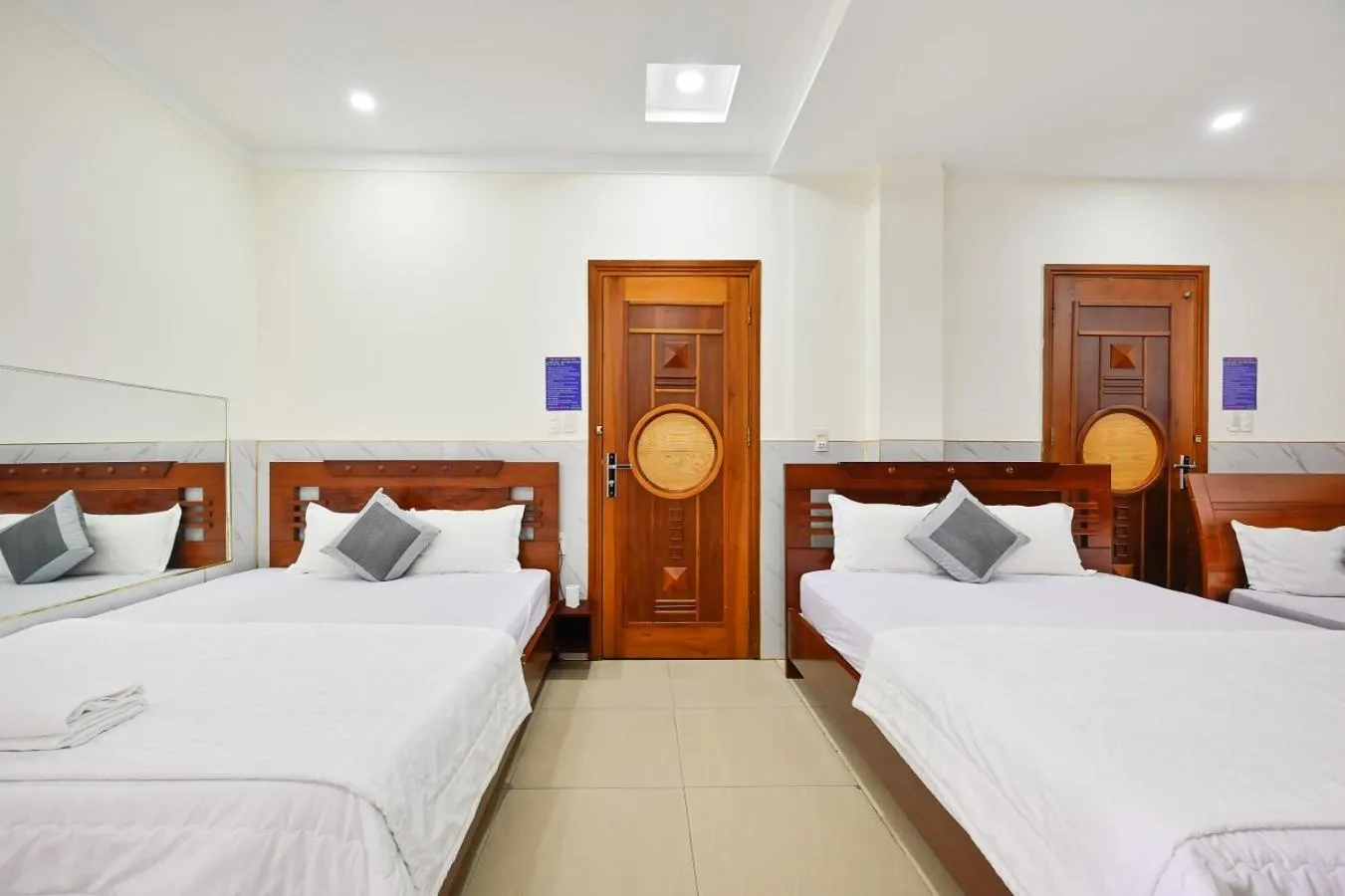 Bed in An Binh 2 hotel near Dam Sen Park