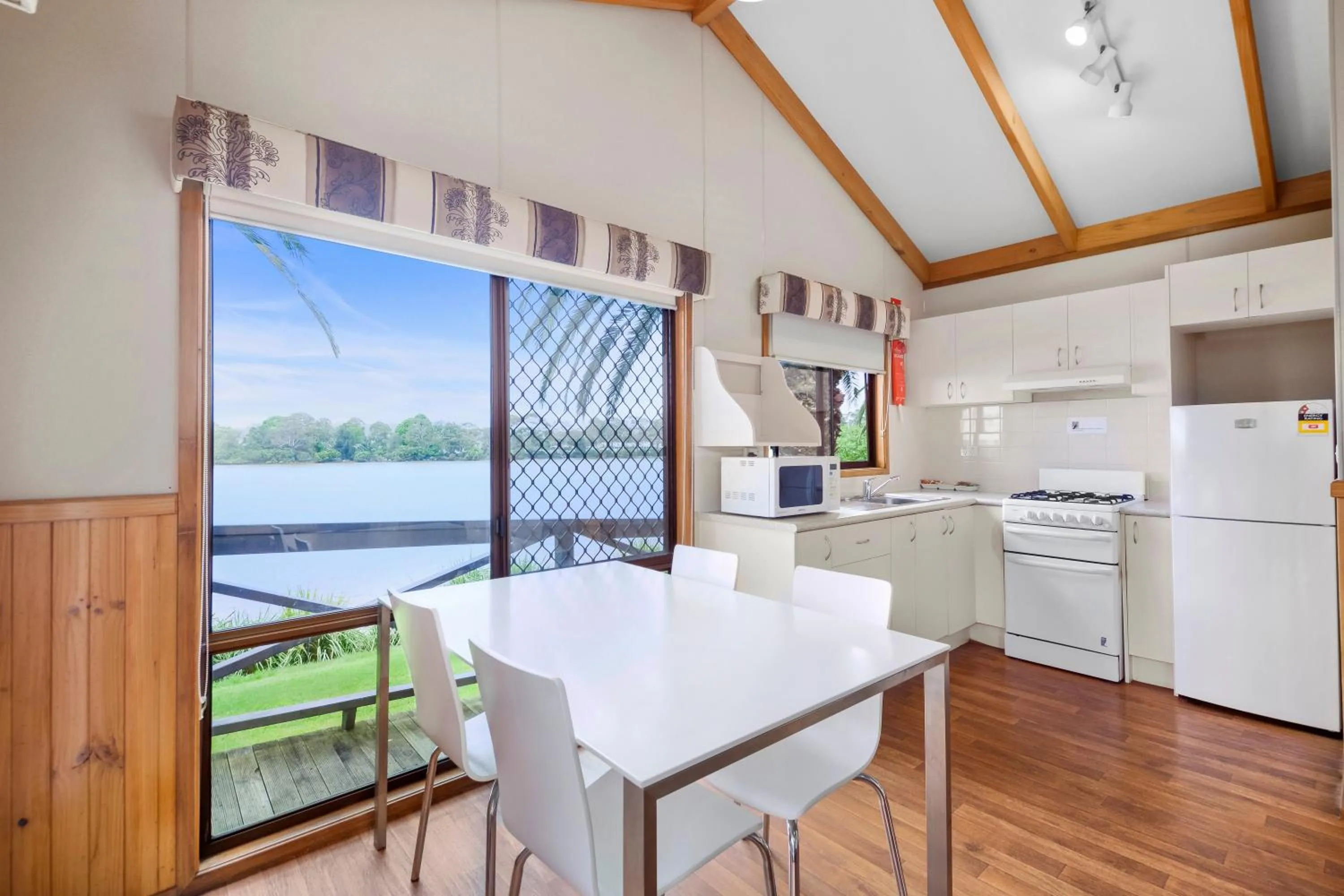Kitchen or kitchenette in Moruya Holiday Park