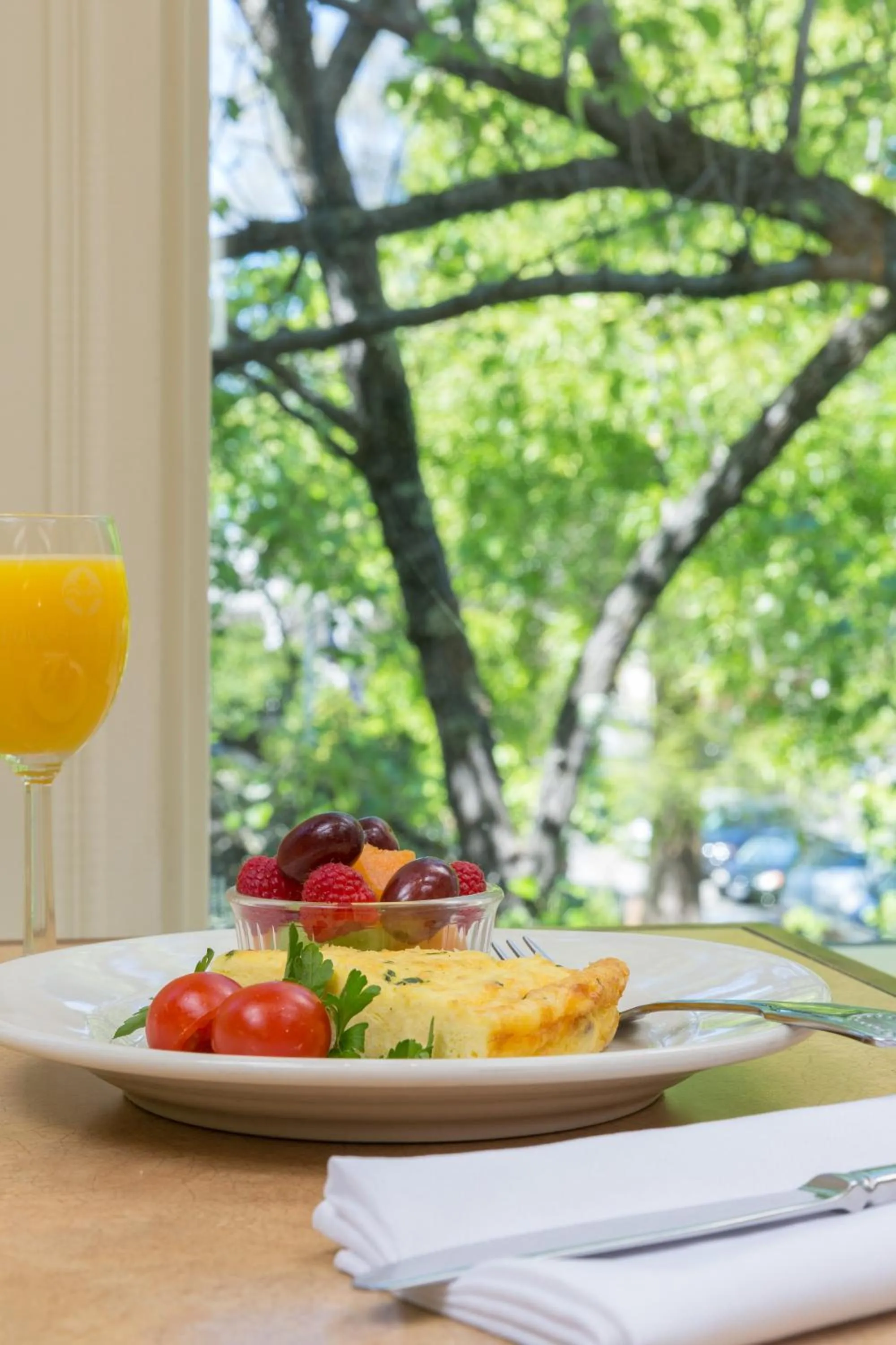 Breakfast in Channel Road Inn, A Four Sisters Inn