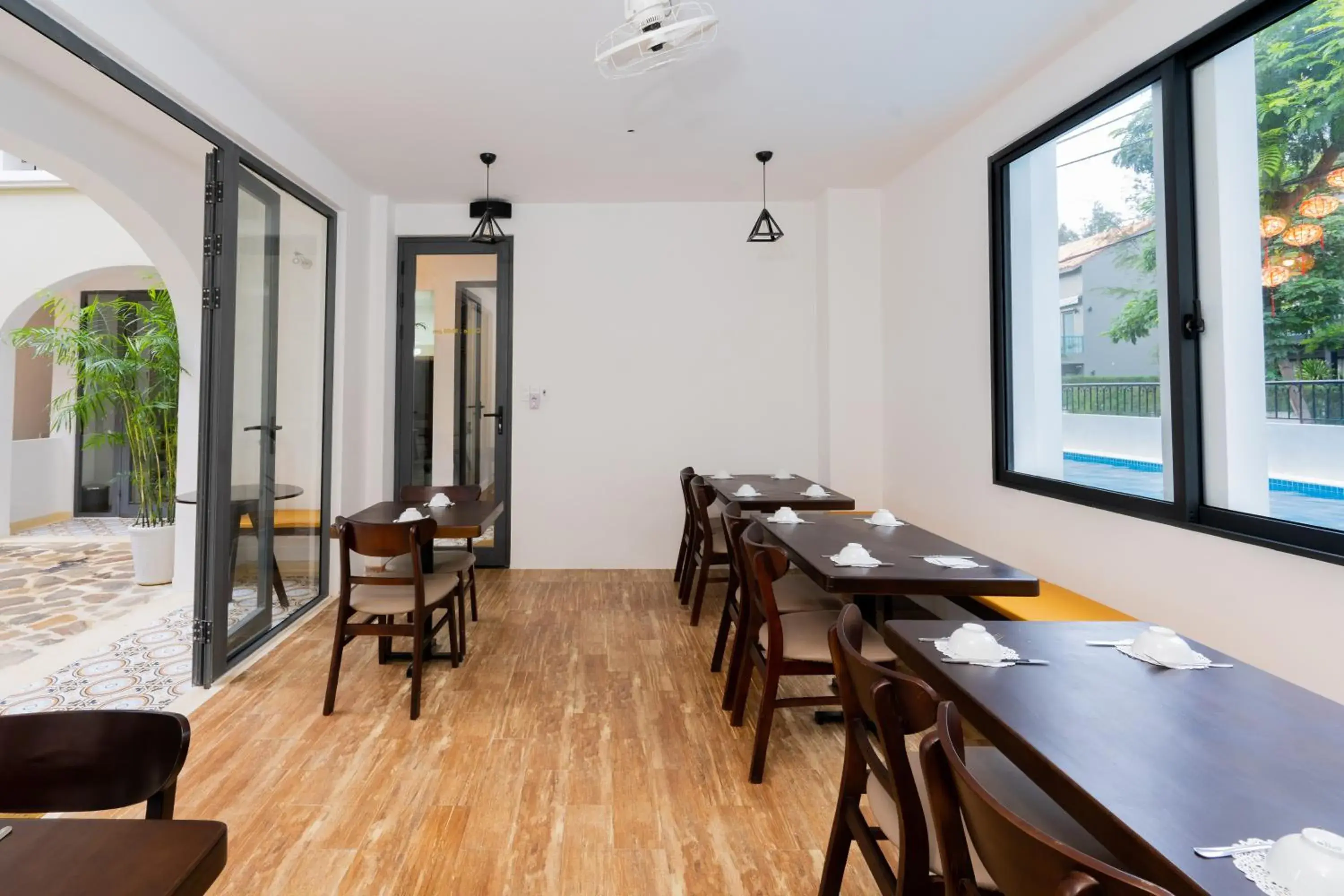 Restaurant/places to eat in KA VILLA - AN BANG BEACH, Free pick up 3 nights Restaurant/places to eat in KA VILLA - AN BANG BEACH, Free pick up 3 nights