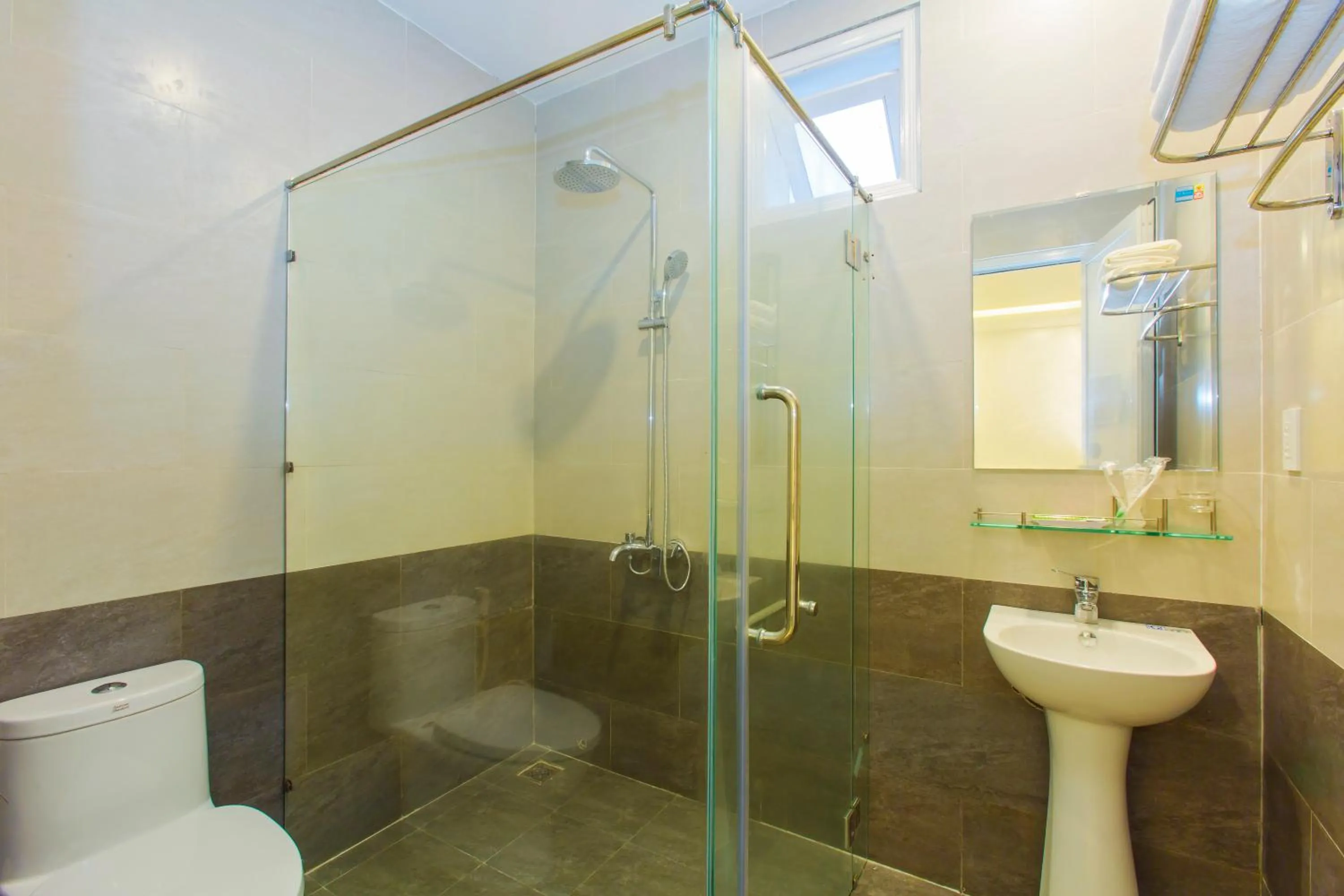 Shower in Pebble Homestay