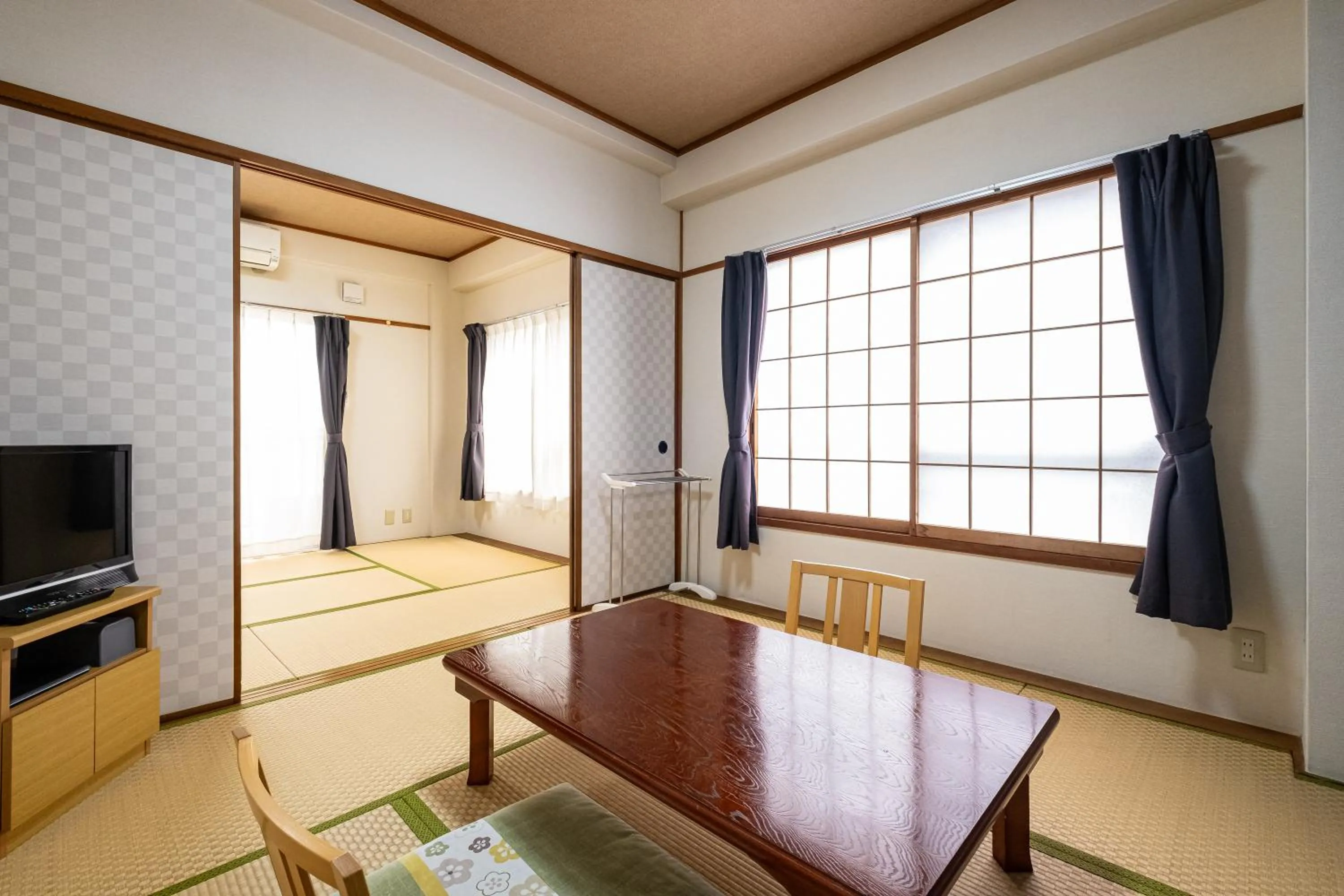 Twin Room with Mountain View - single occupancy in ITO-SPA Guest House YAMATOSO