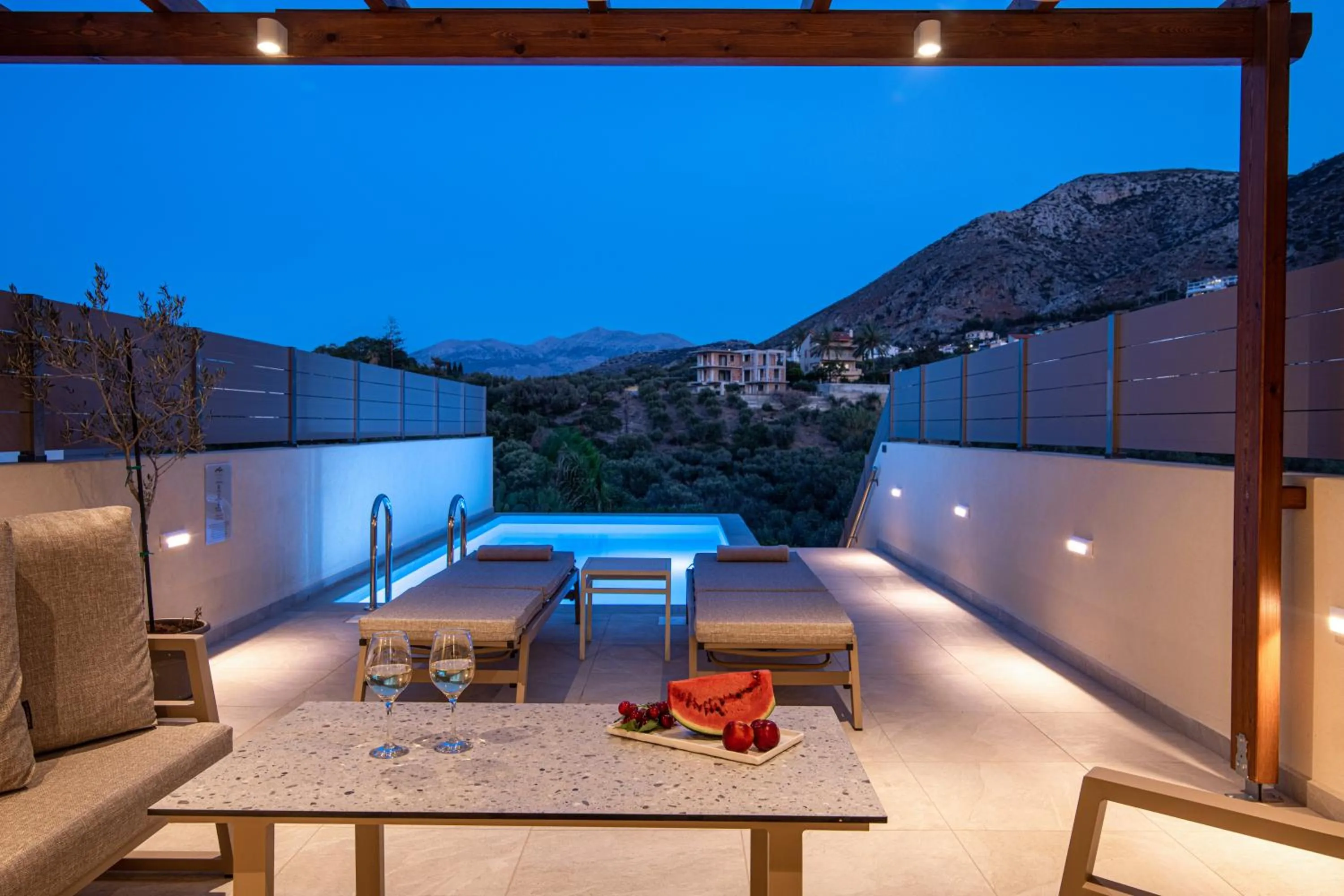 Night in Lofos Apartments