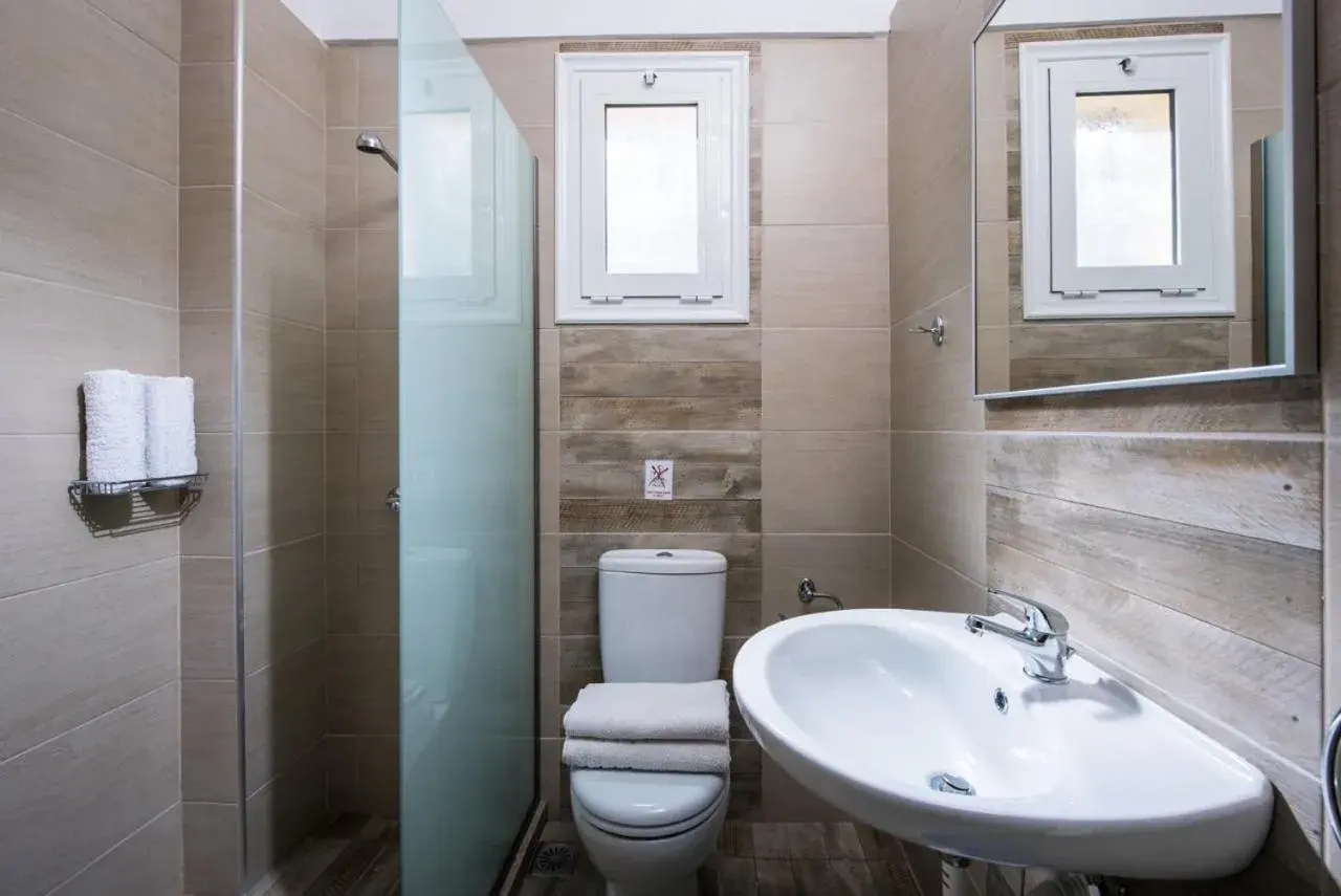 Bathroom in Lofos Apartments Bathroom in Lofos Apartments