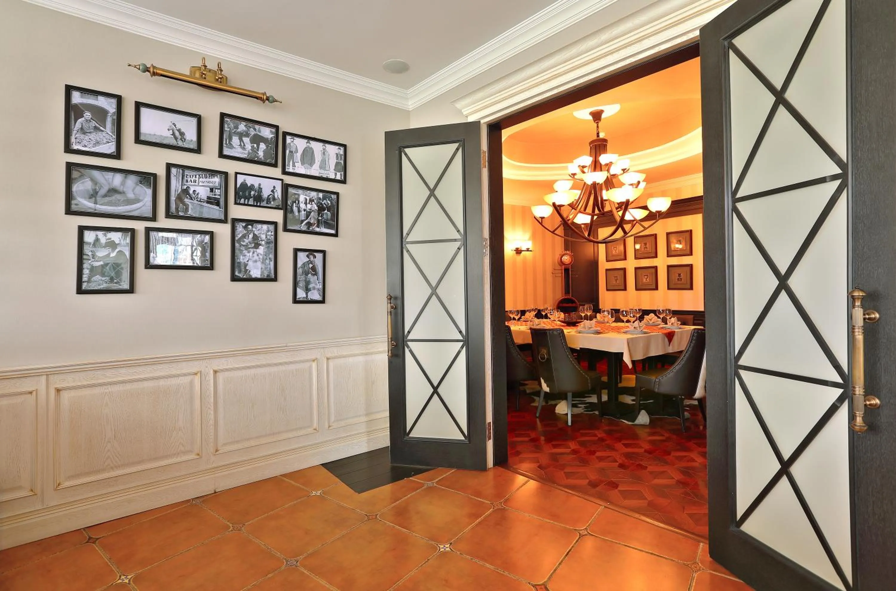 Restaurant/places to eat in Diplomat Hotel by AG Hotels Group