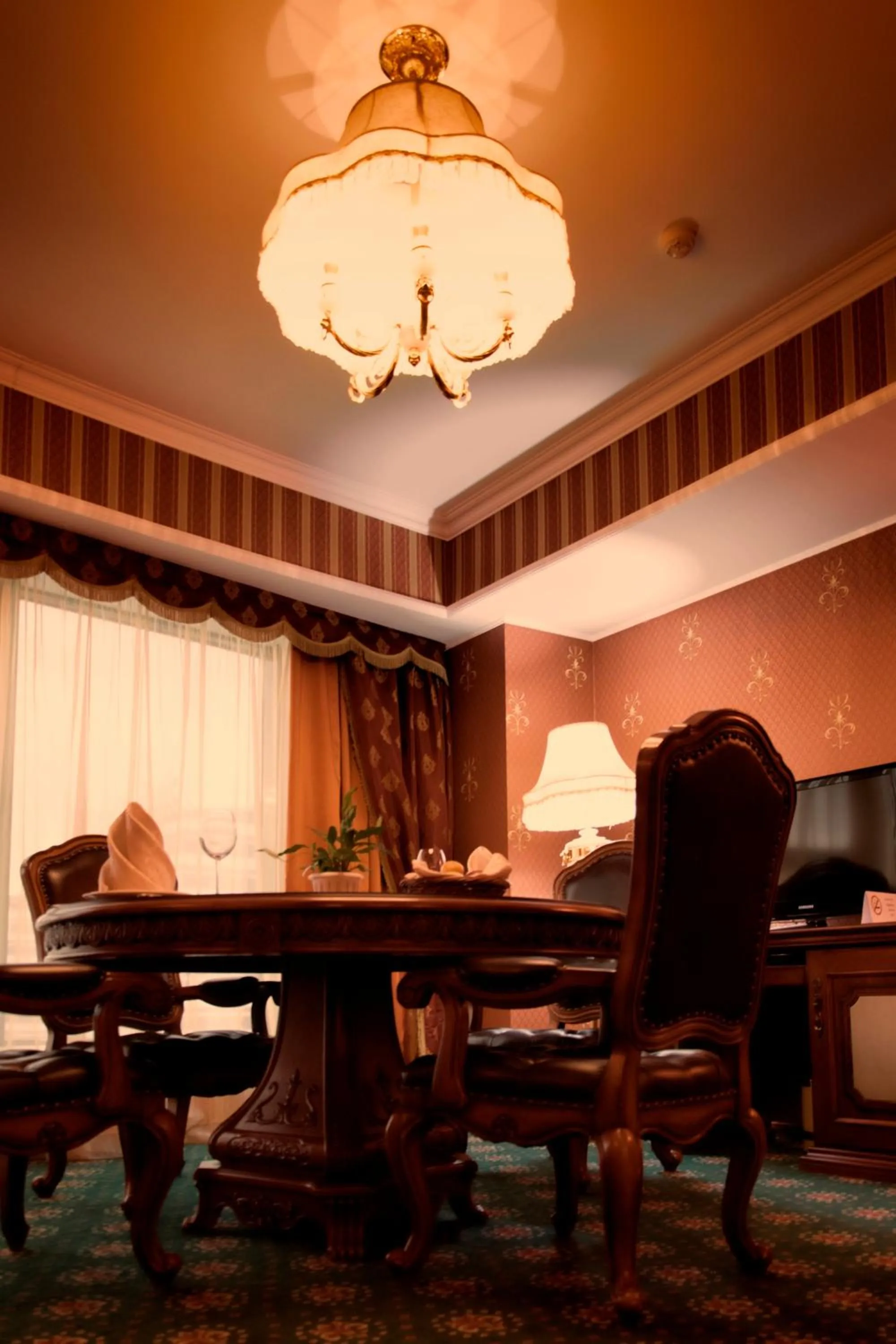 Food and drinks in Diplomat Hotel by AG Hotels Group