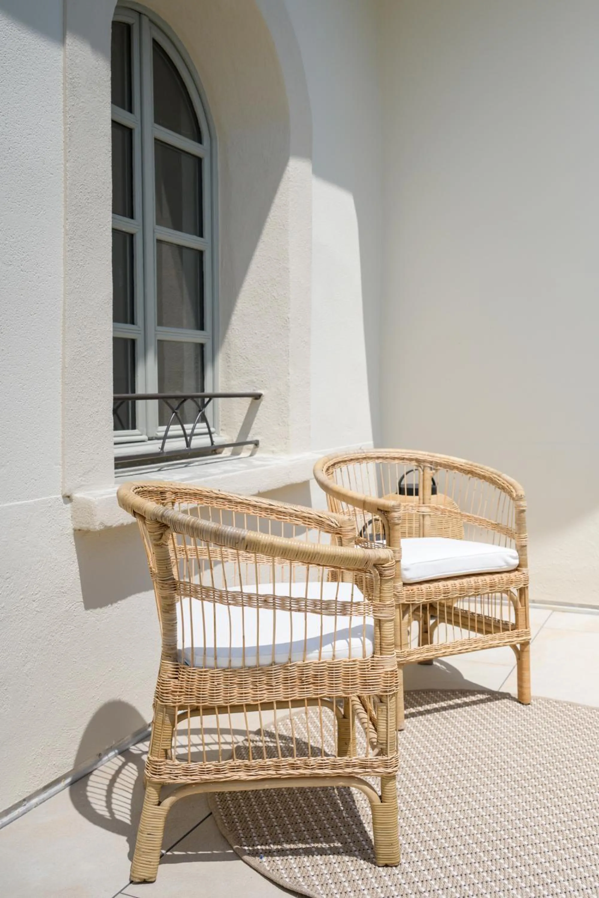 Patio in Le Couvent des Minimes, un Hôtel & Spa L'Occitane en Provence