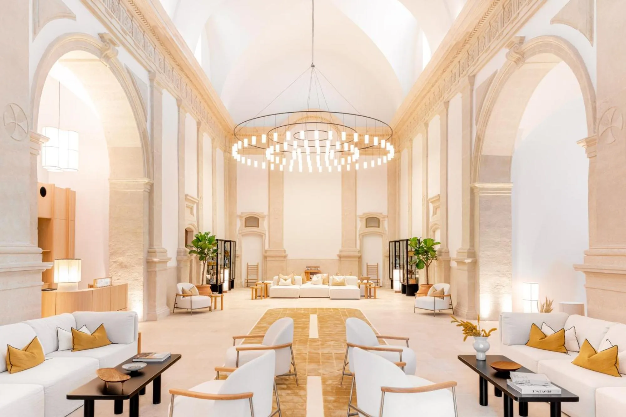 Lobby or reception in Le Couvent des Minimes, un Hôtel & Spa L'Occitane en Provence