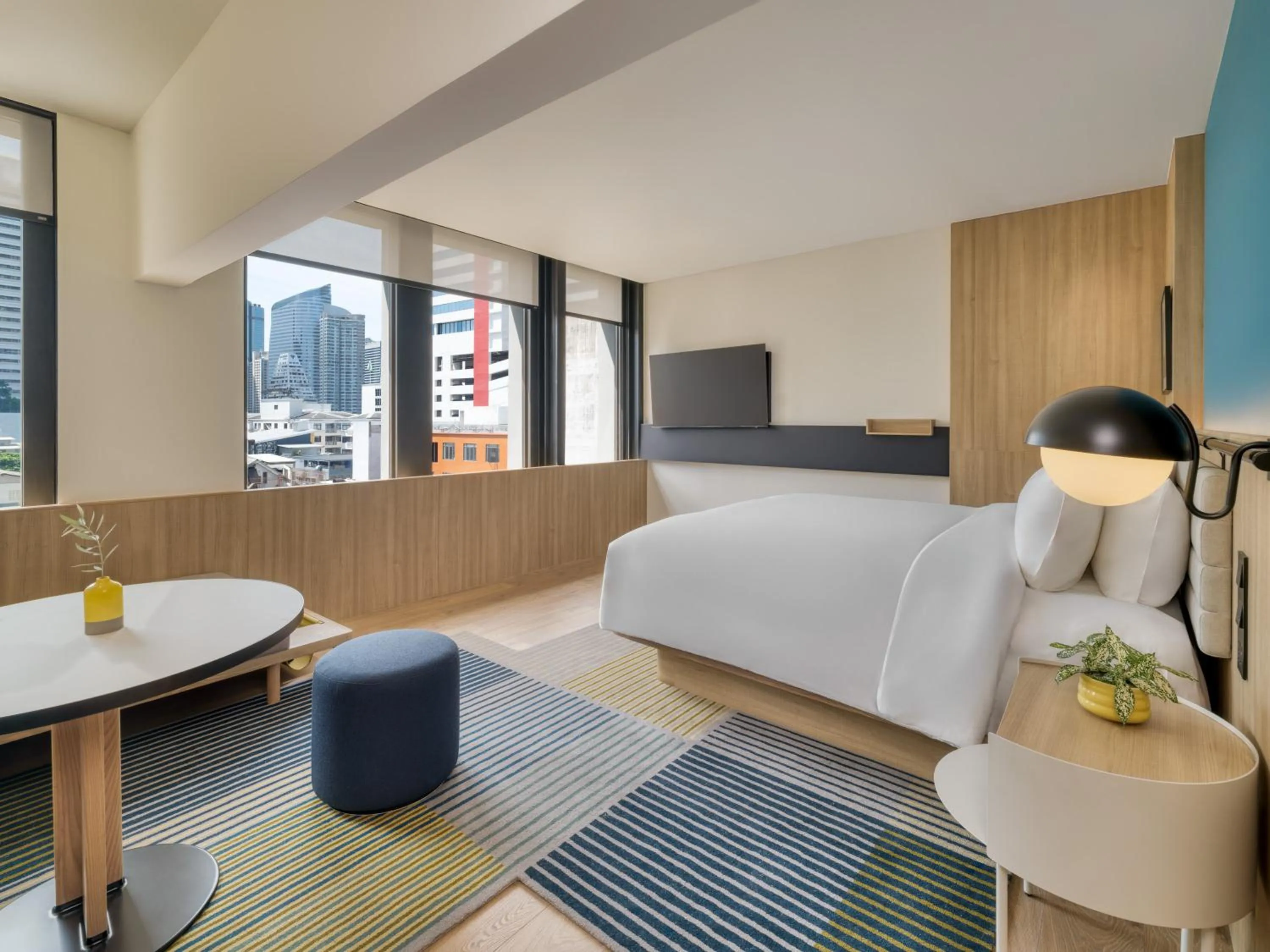 Photo of the whole room, Bed in voco Bangkok Surawong by IHG