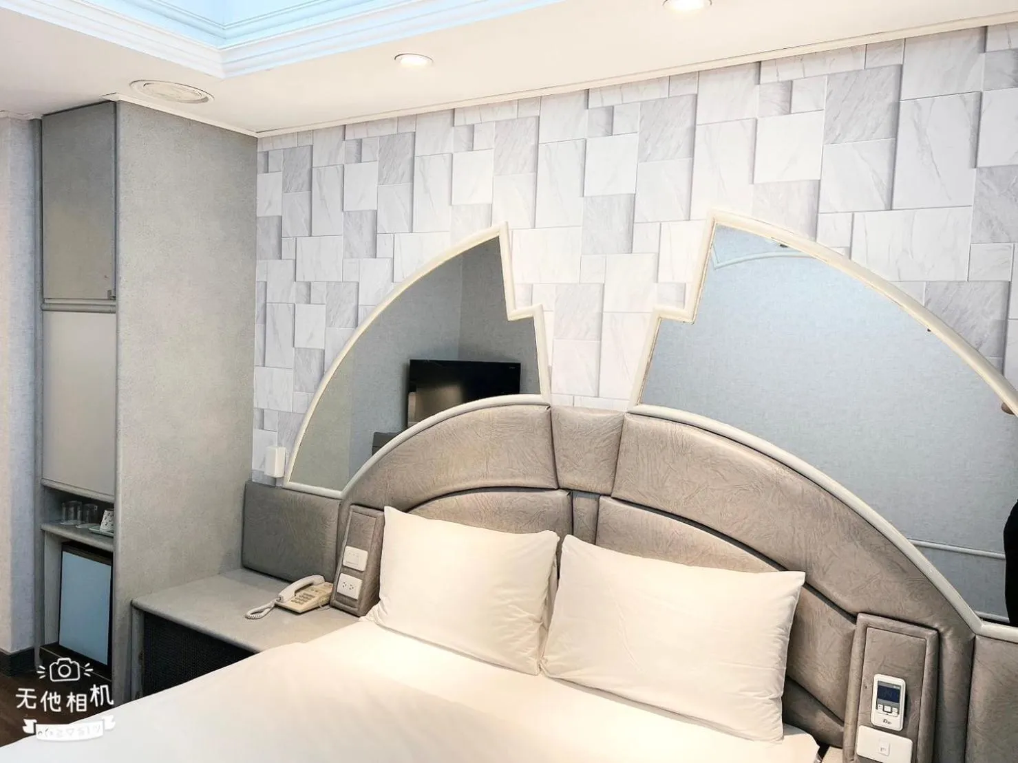 Bedroom, Bed in Blue Sky Hotel